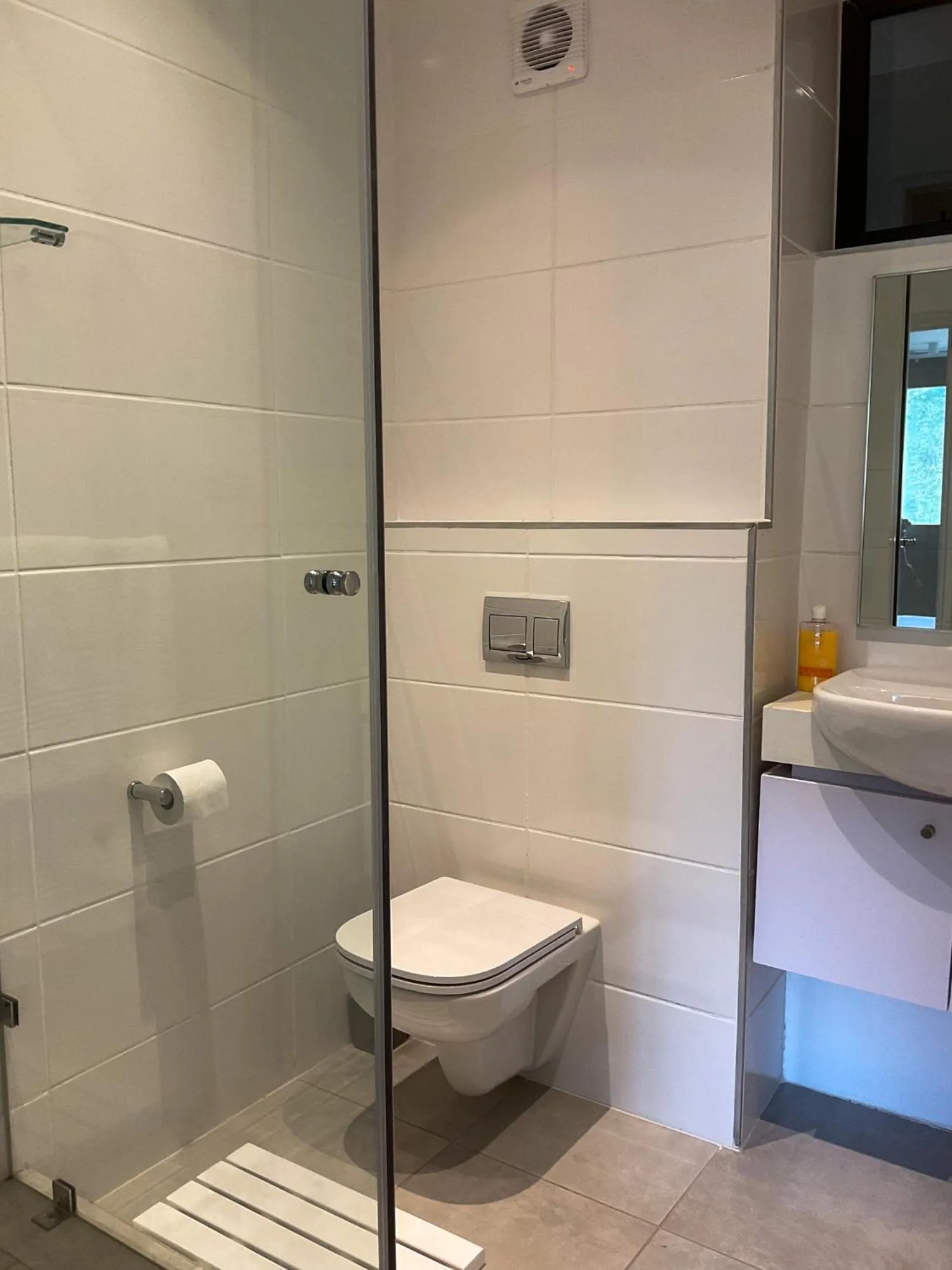 Shower in Zimbali Lakes Boulevard Suite 257