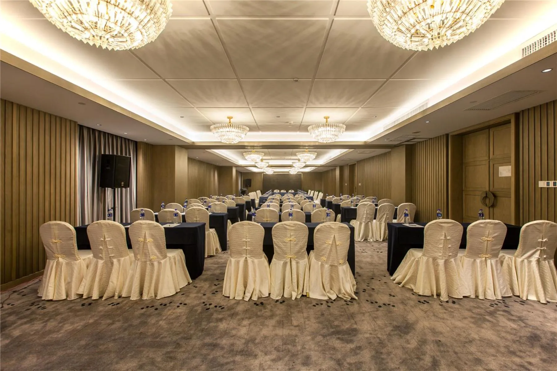 Meeting/conference room in Wuhan Hongguang Hotel