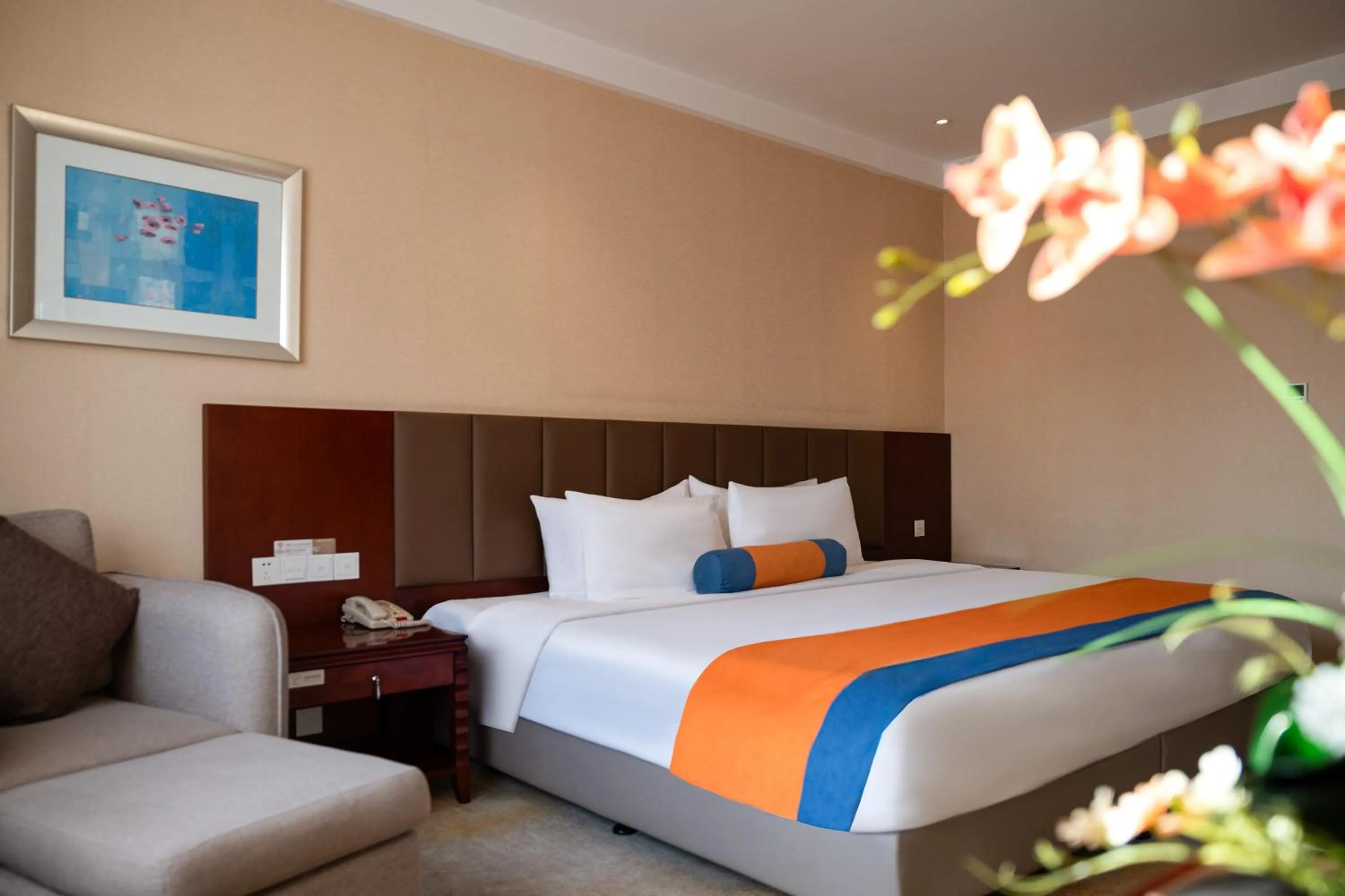 Photo of the whole room, Bed in Wuhan Hongguang Hotel