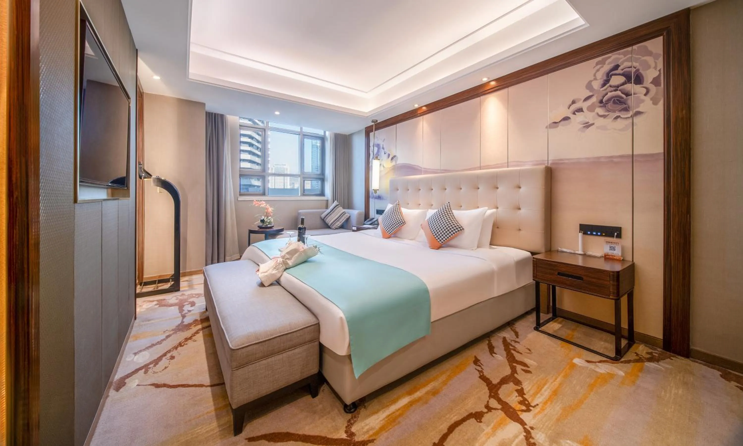 Photo of the whole room, Bed in Wuhan Hongguang Hotel