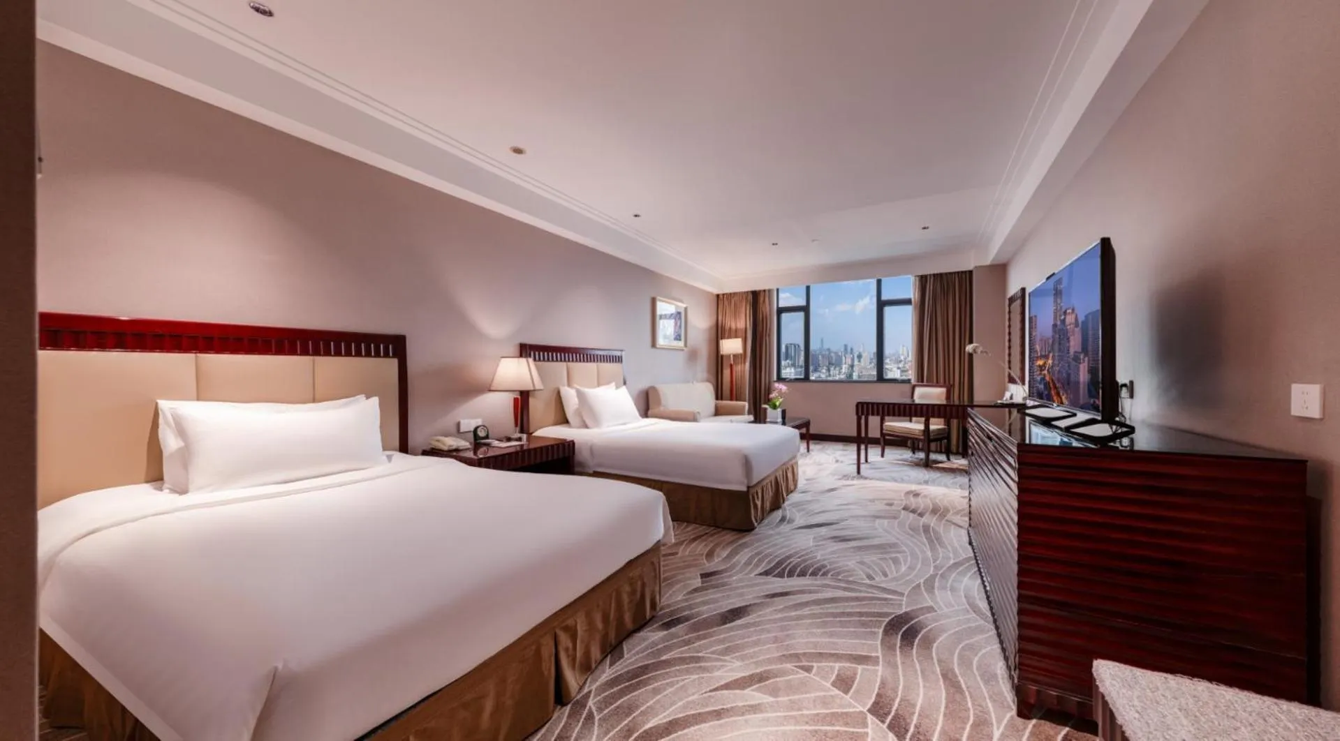 Property building, Bed in Wuhan Hongguang Hotel