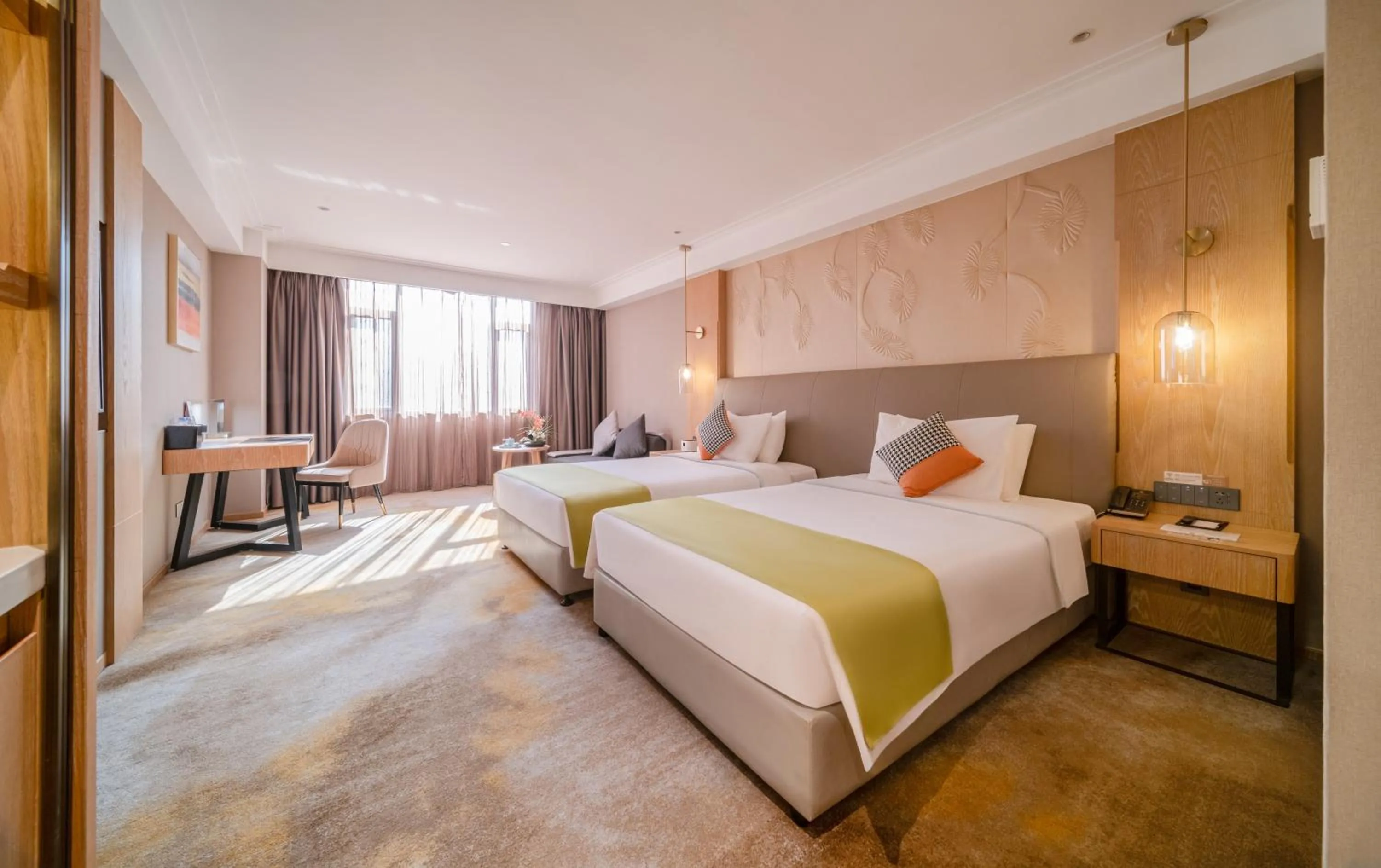 Bed in Wuhan Hongguang Hotel