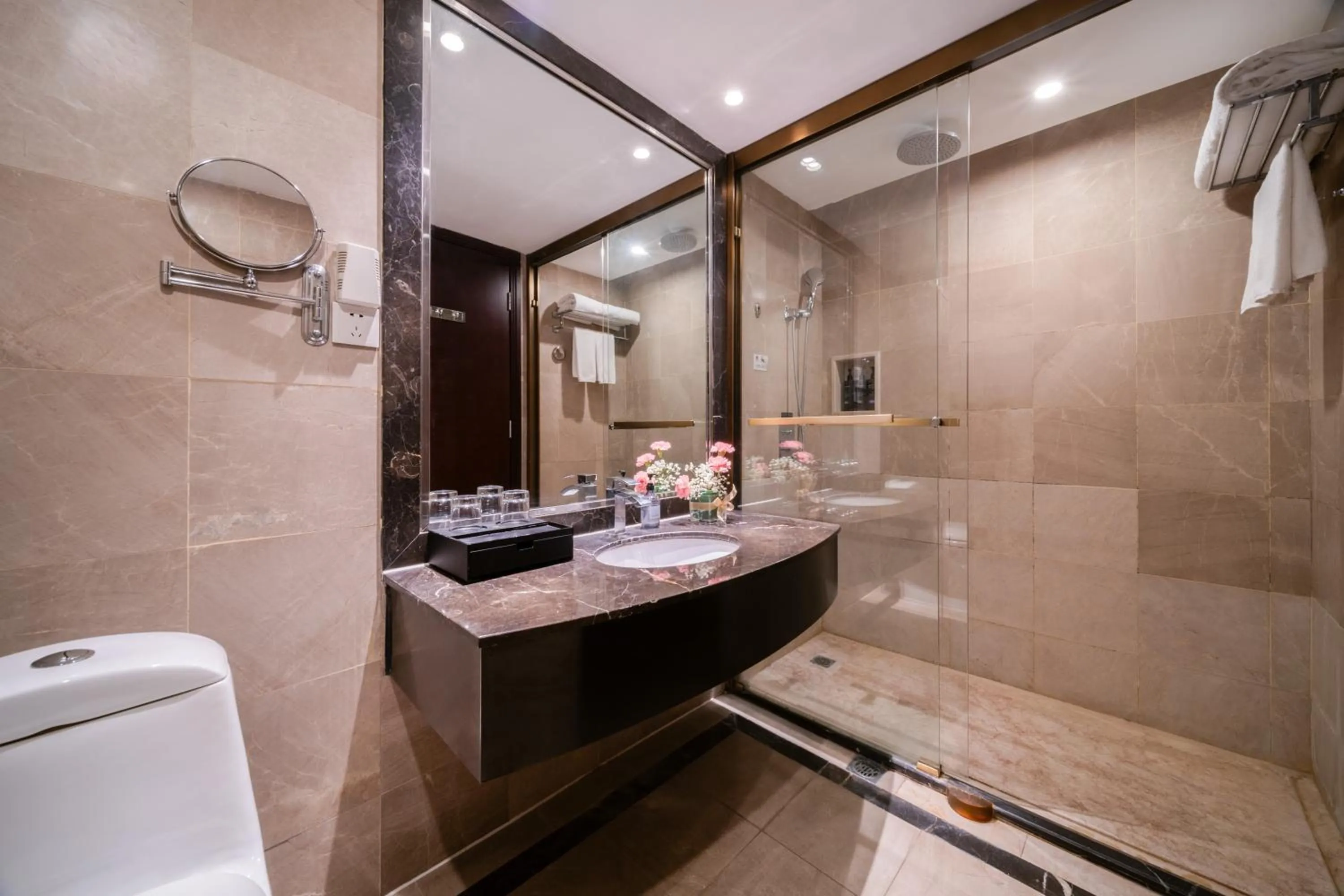 Toilet in Wuhan Hongguang Hotel