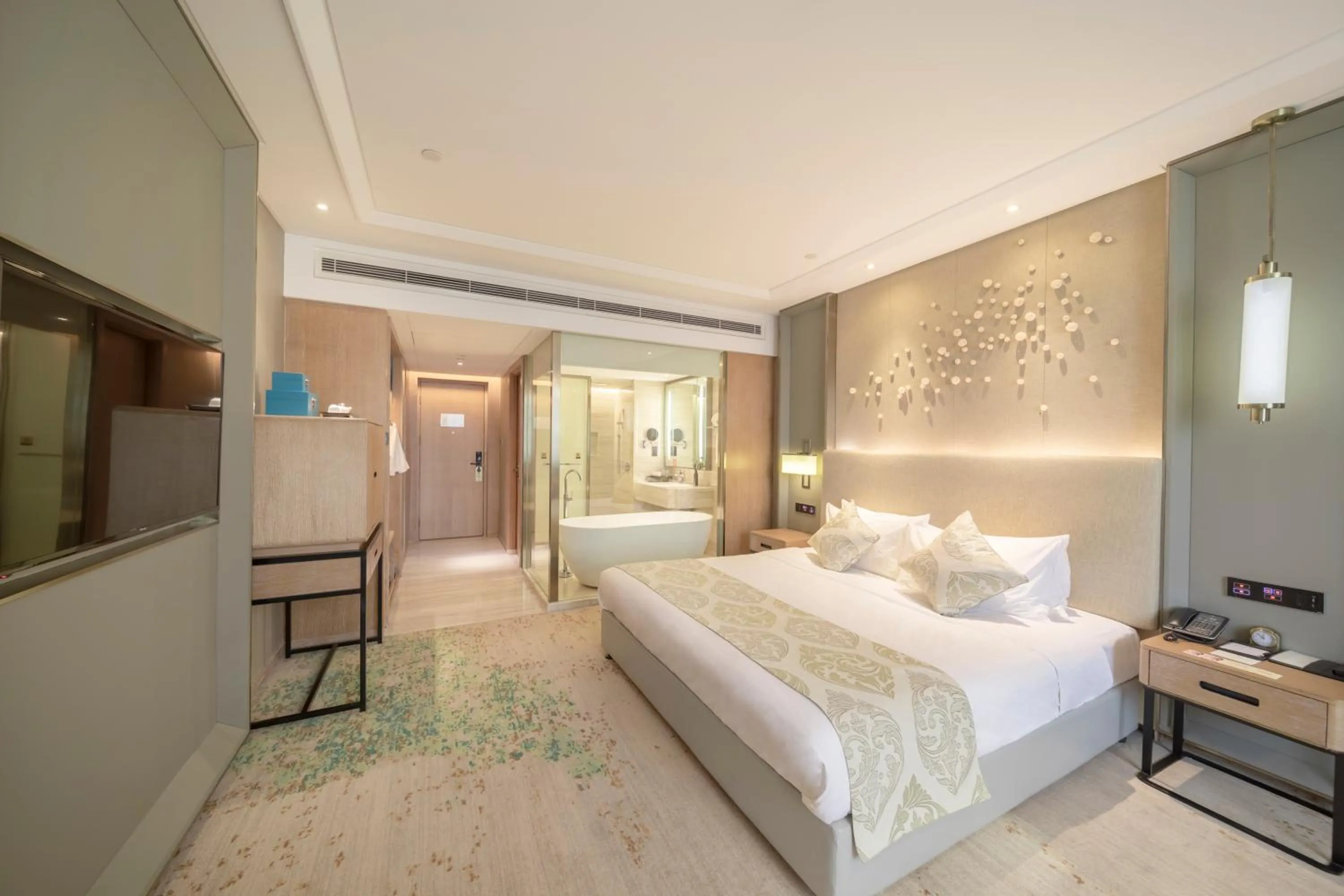 Photo of the whole room, Bed in Wuhan Hongguang Hotel