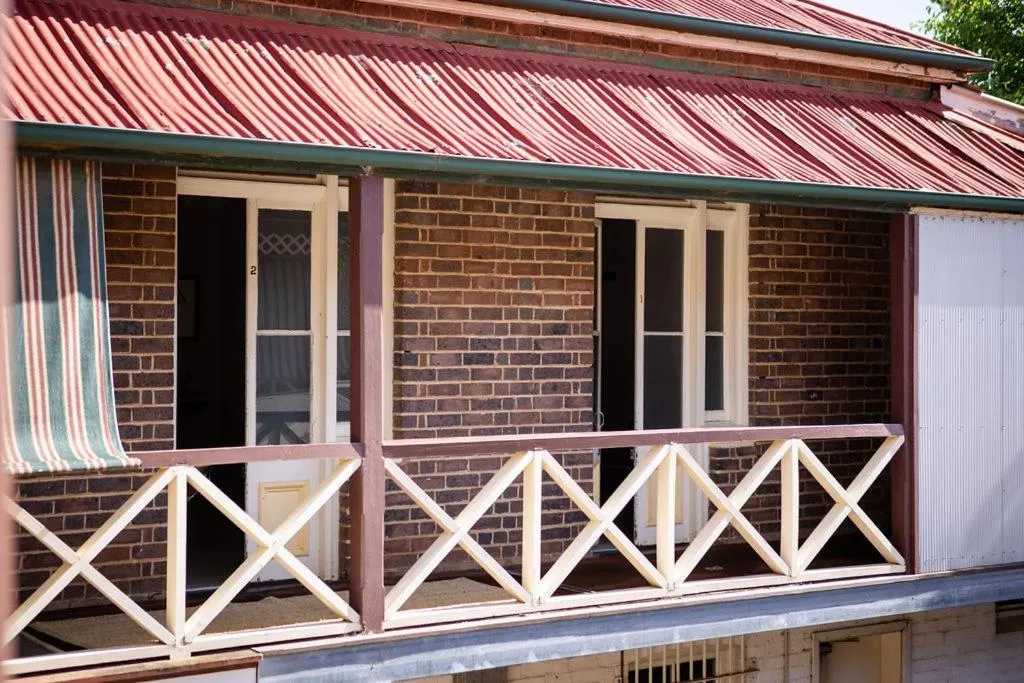 Property building in THE FED AND BED TEMORA