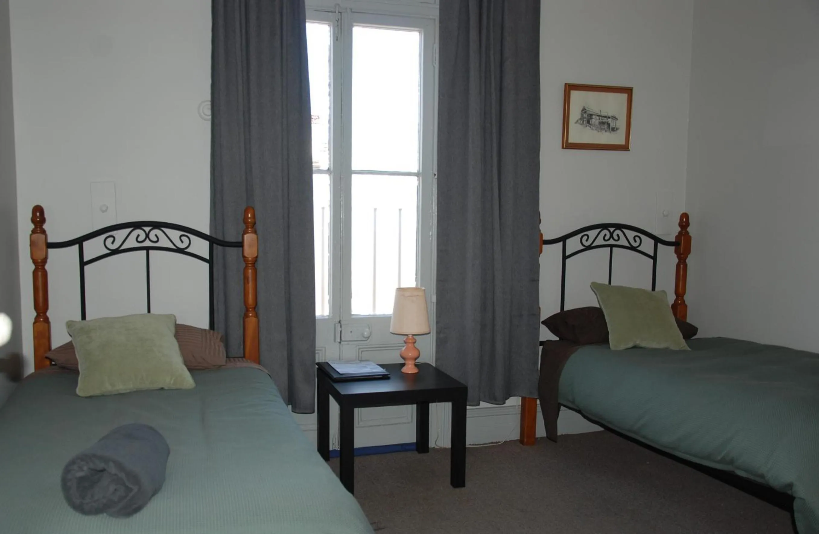 Bed in THE FED AND BED TEMORA