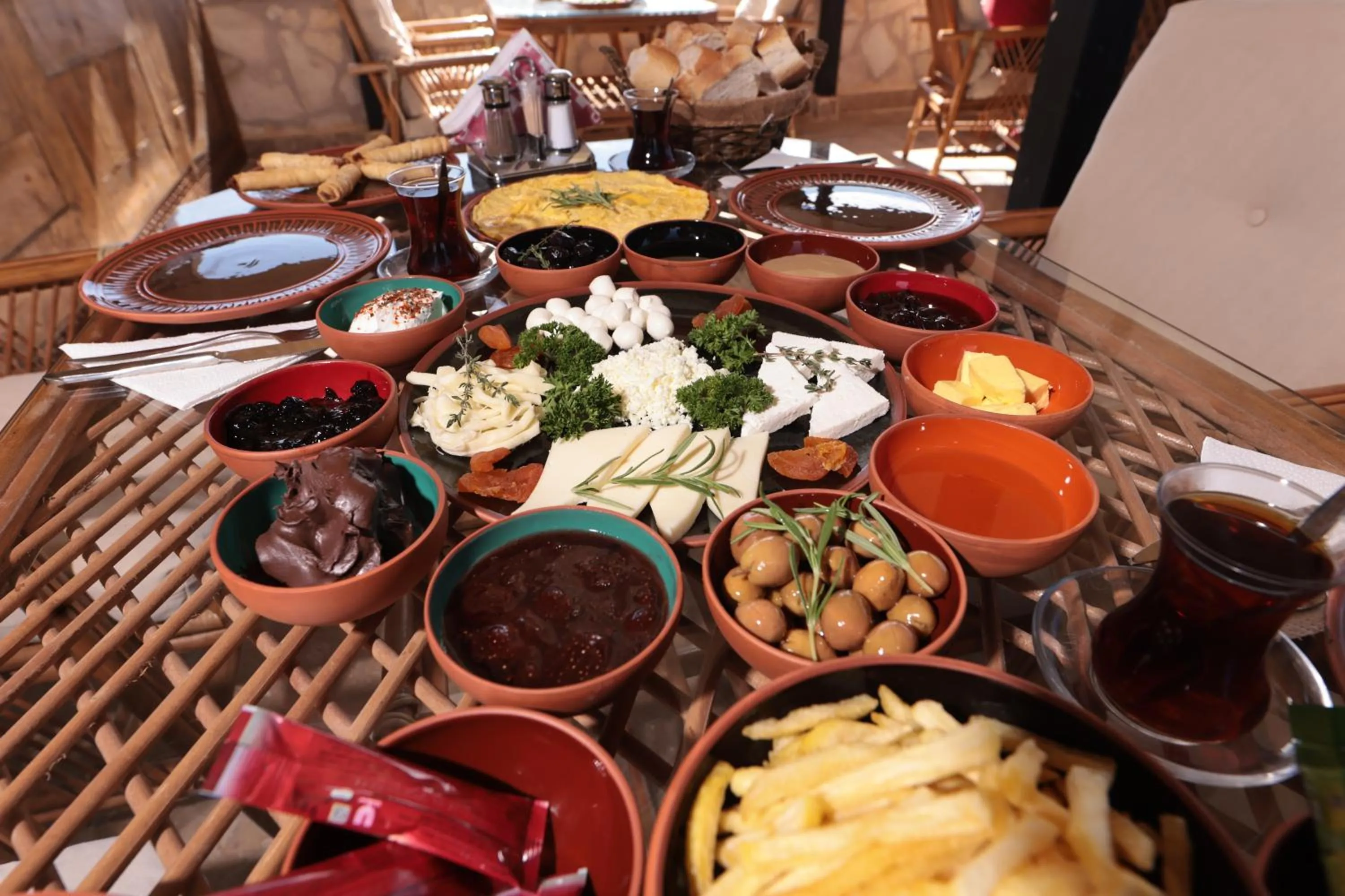 Food and drinks in Stone Owl Otel & Restaurant