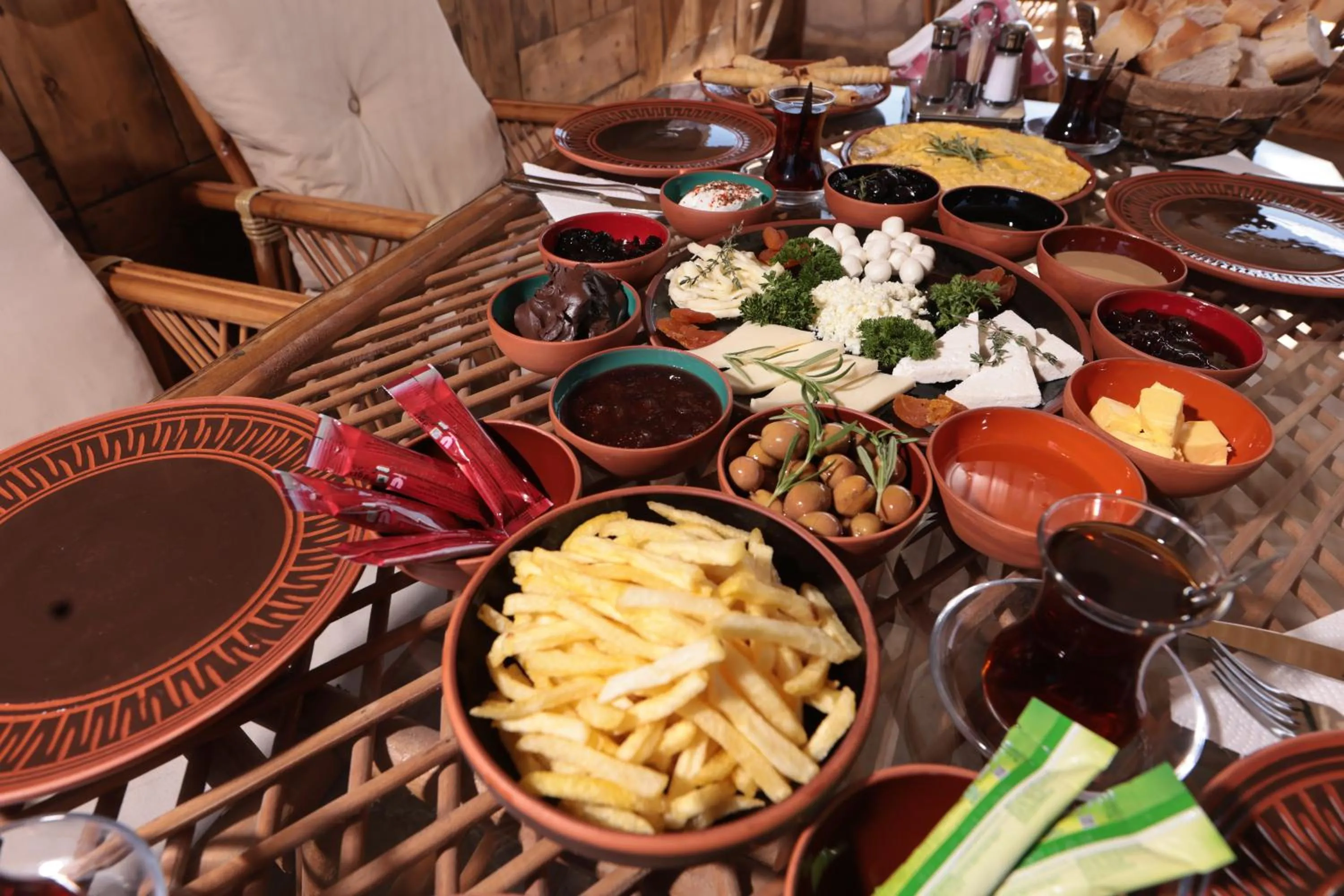 Food and drinks in Stone Owl Otel & Restaurant