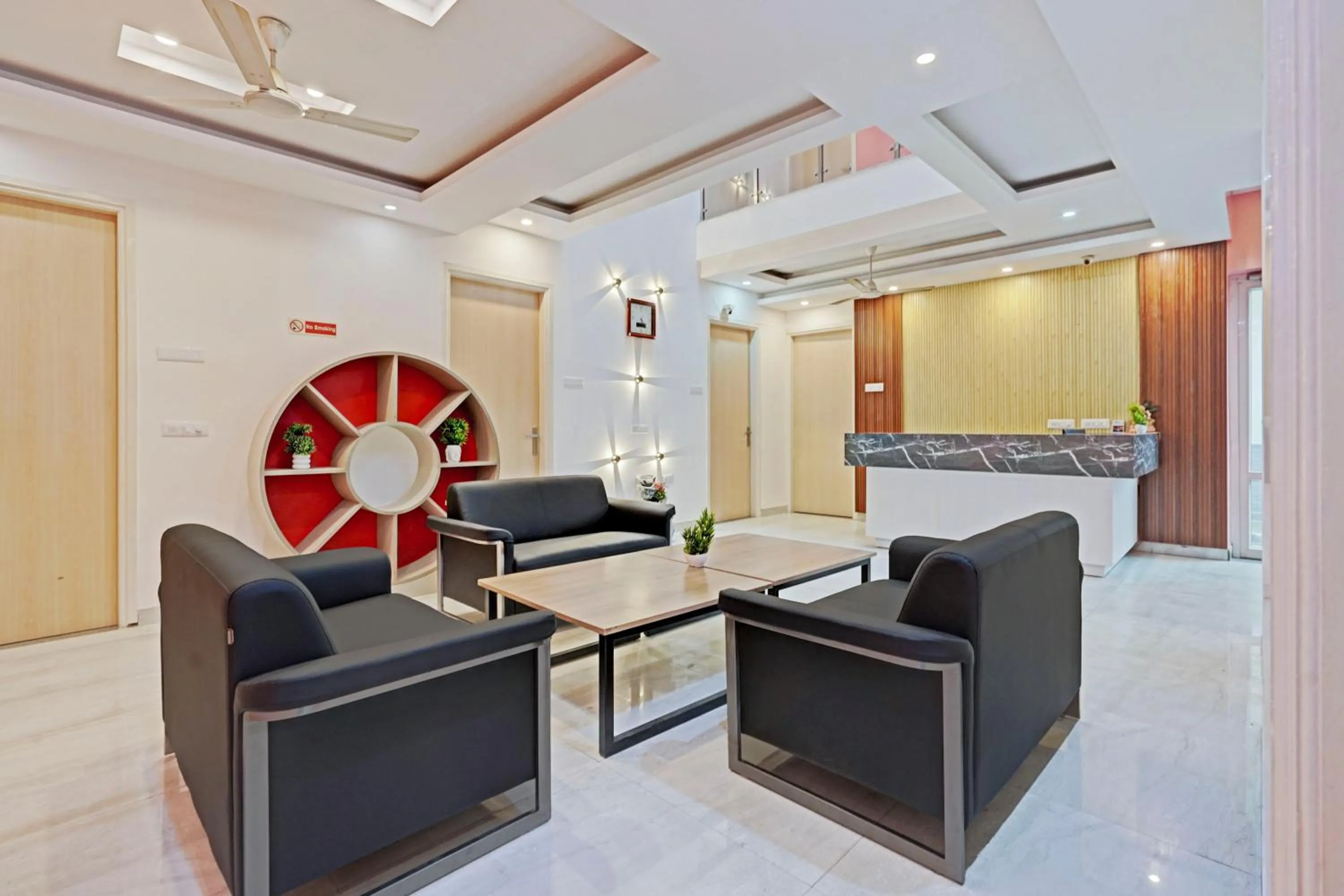 Lobby or reception in The Byke Express Medicity Near Medanta
