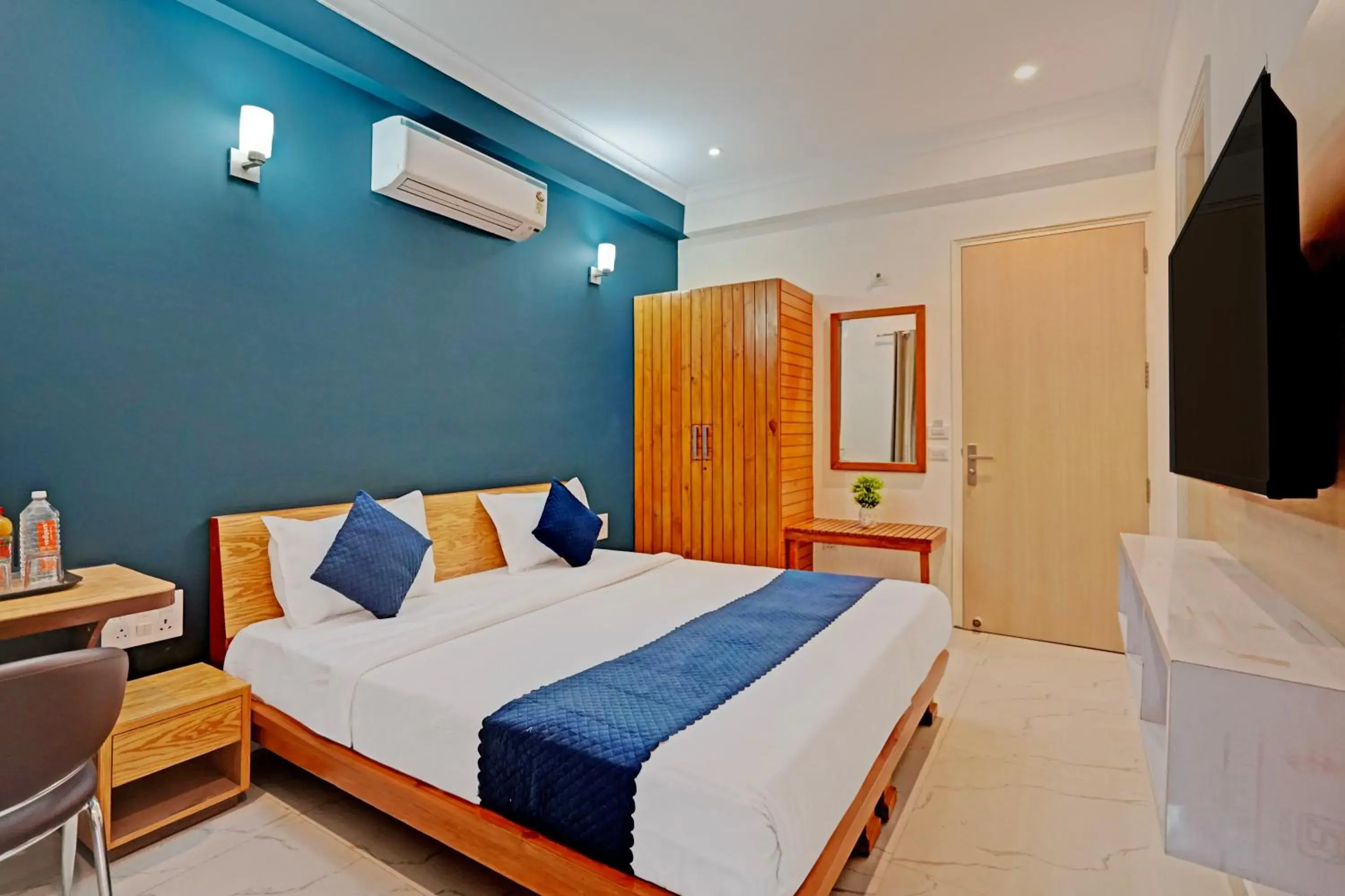 Standard Double Room - single occupancy in The Byke Express Medicity Near Medanta Standard Double Room - single occupancy in The Byke Express Medicity Near Medanta