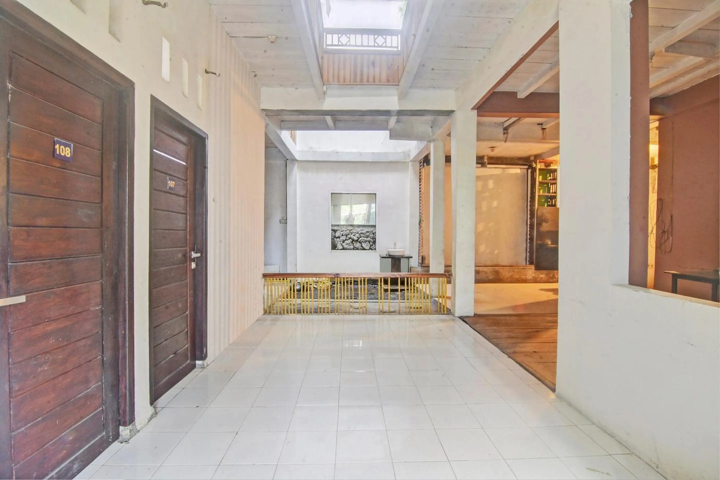 Lobby or reception in Hotel O Kost 99