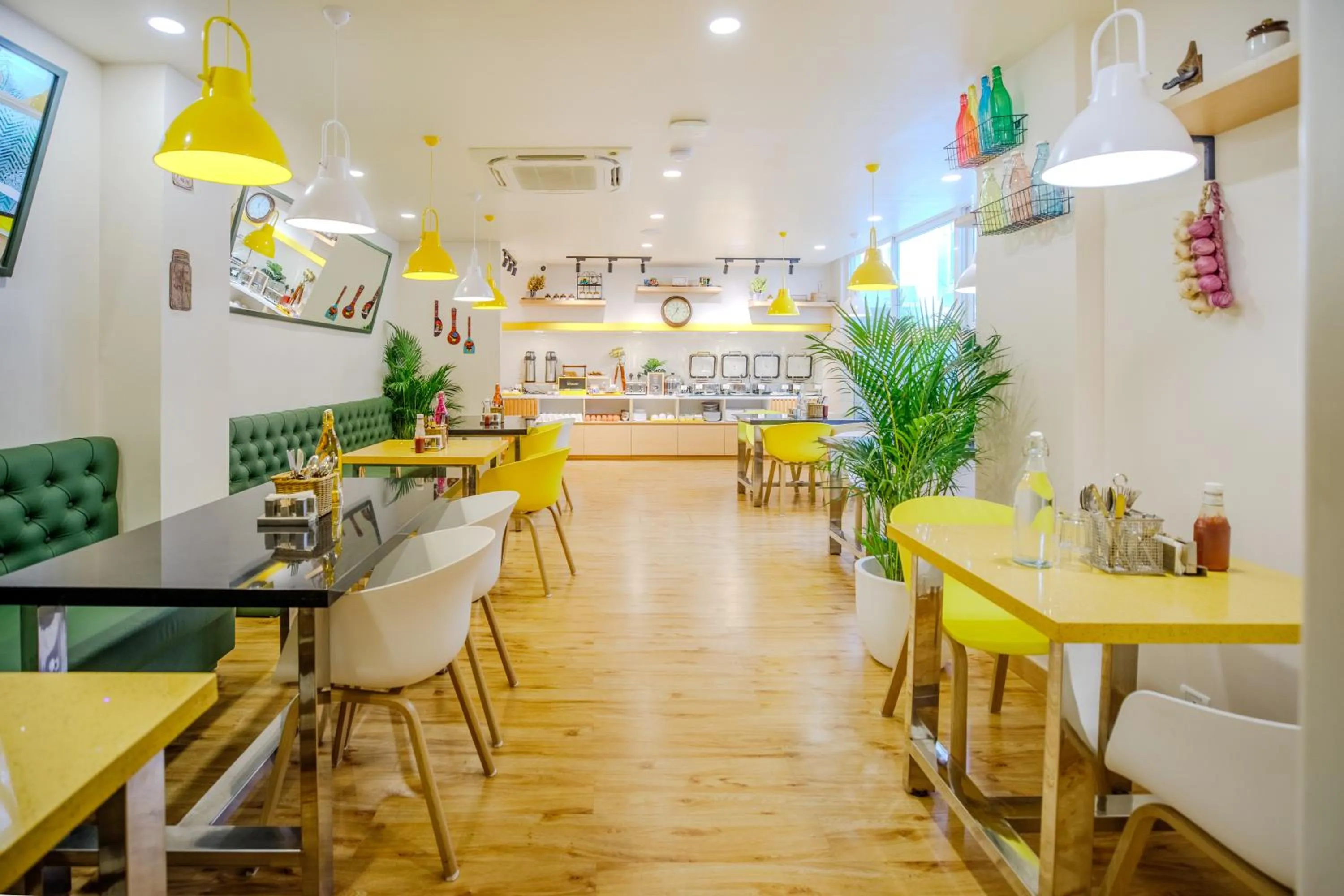 Restaurant/places to eat in Bloom Hotel - HAL Old Airport Rd