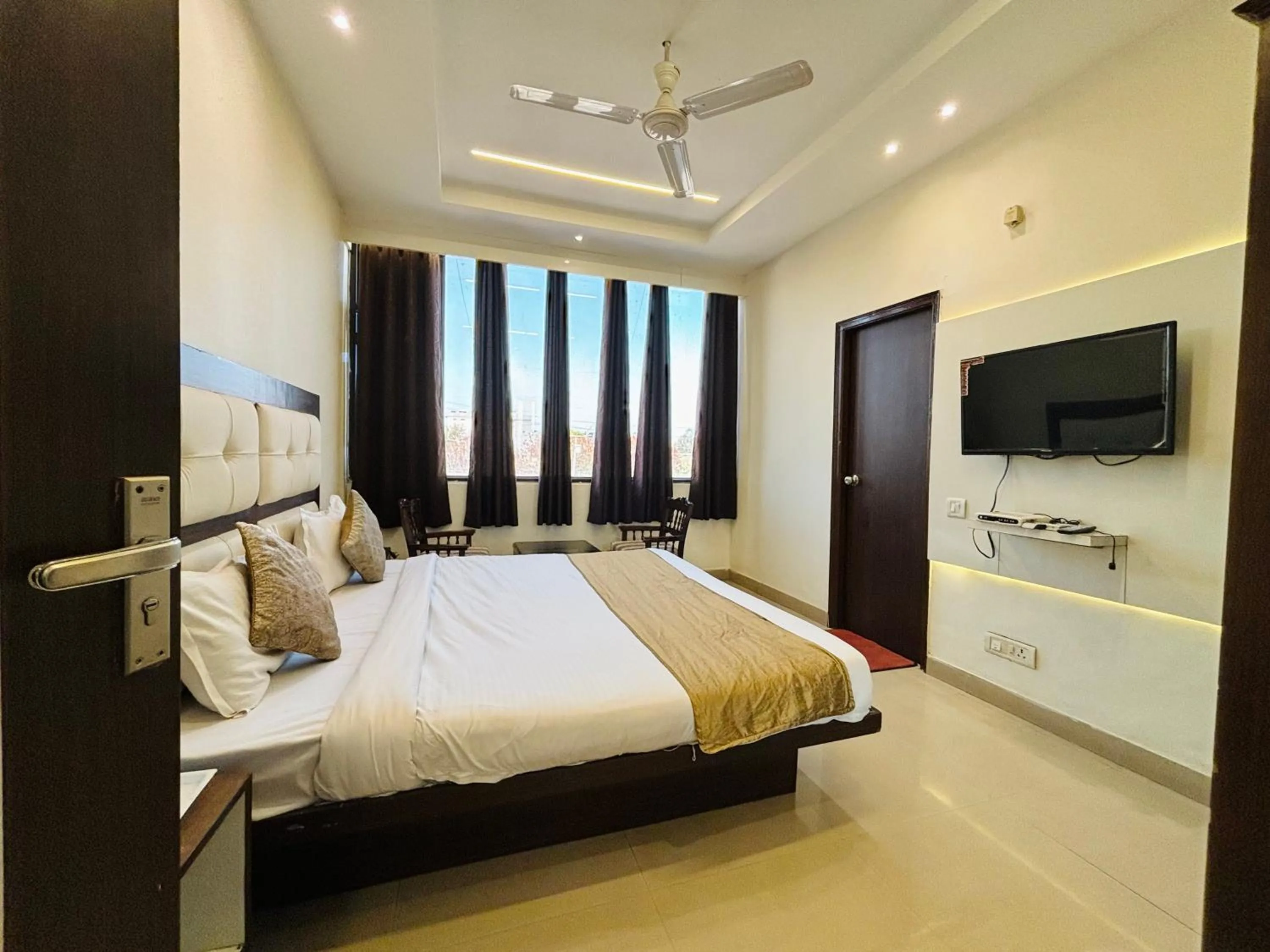 Bed in Hotel The Benz