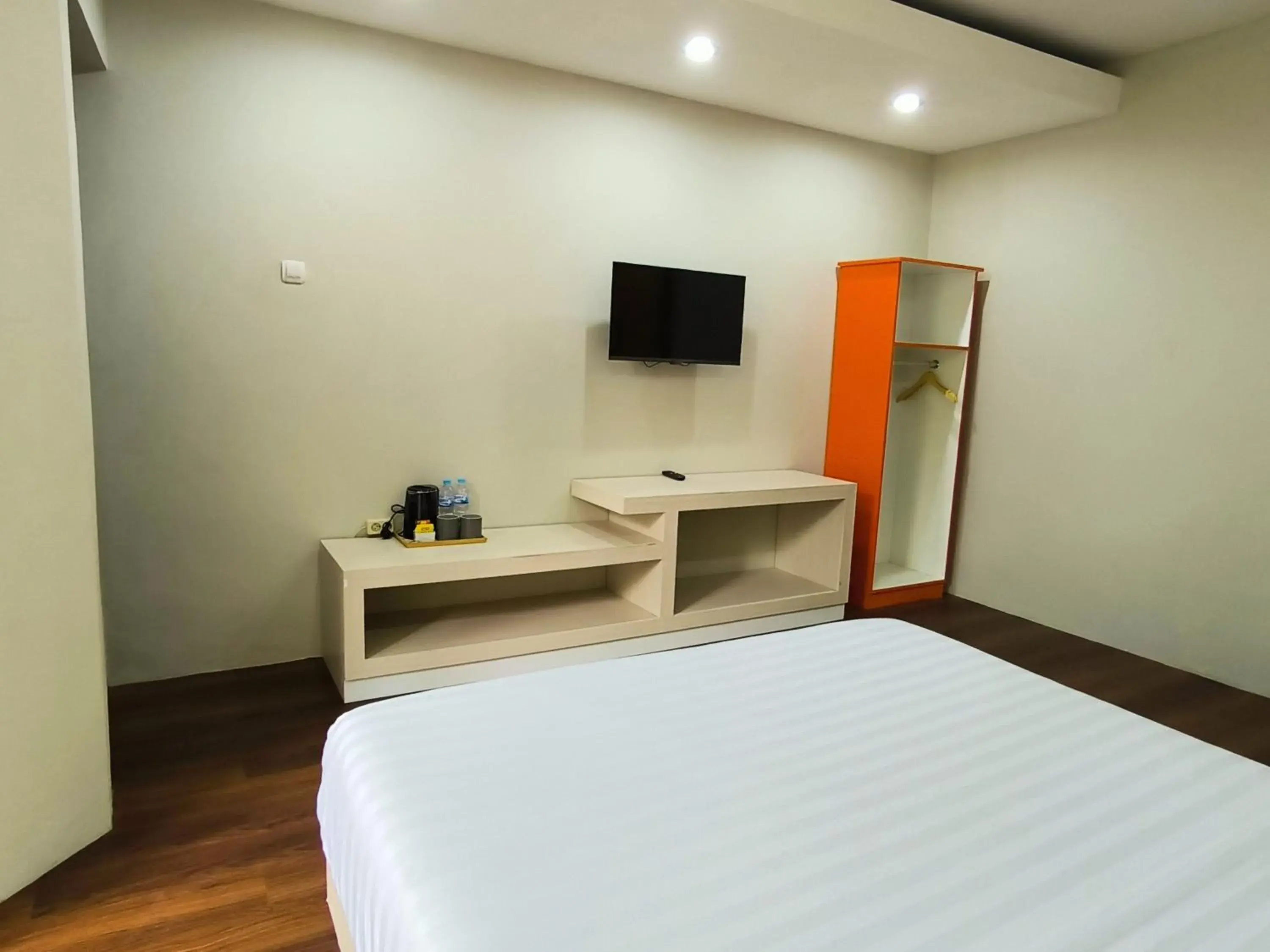 Bed in Royal Kencana Hotel powered by Cocotel Bed in Royal Kencana Hotel powered by Cocotel