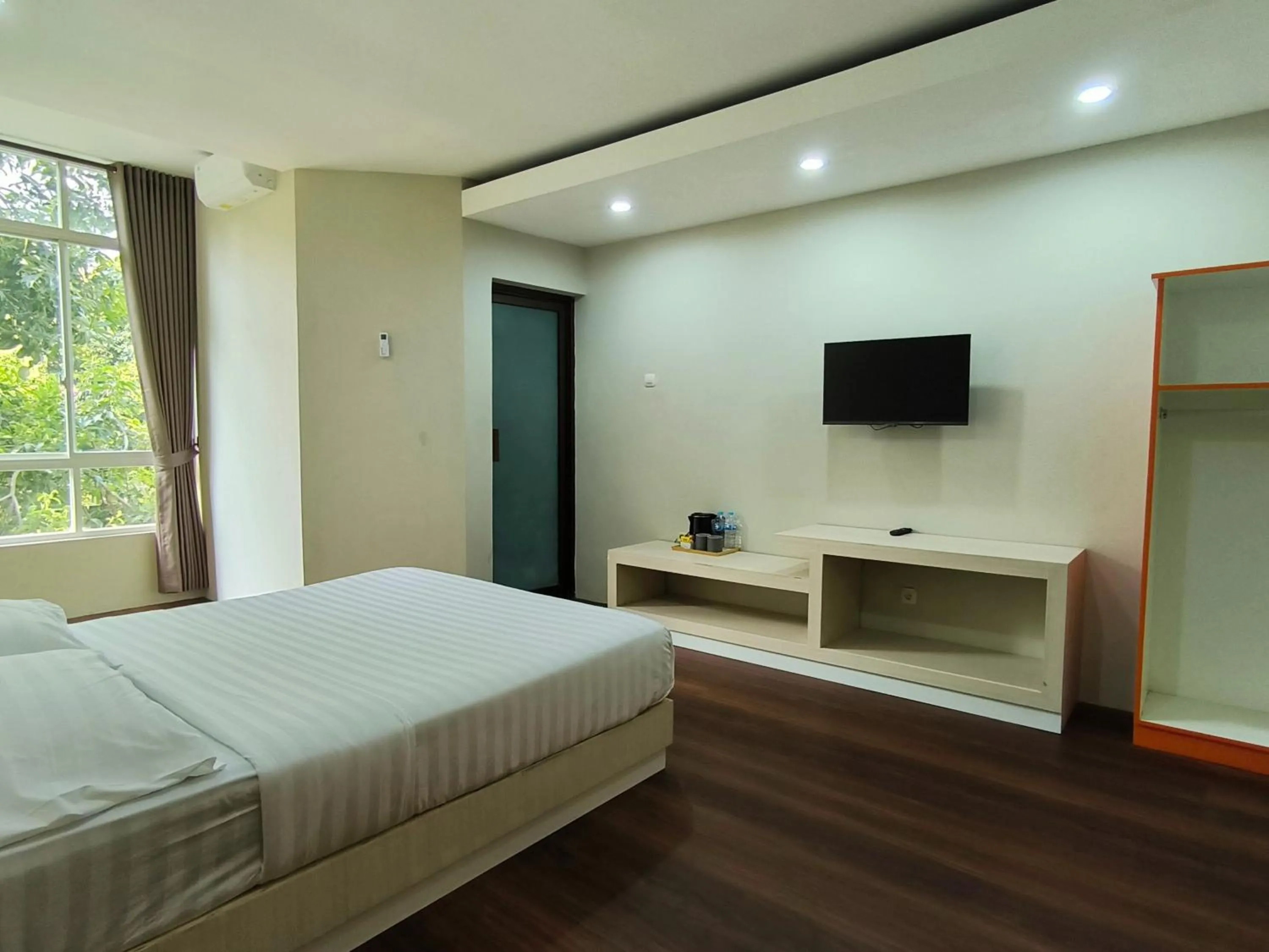 Bed in Royal Kencana Hotel powered by Cocotel