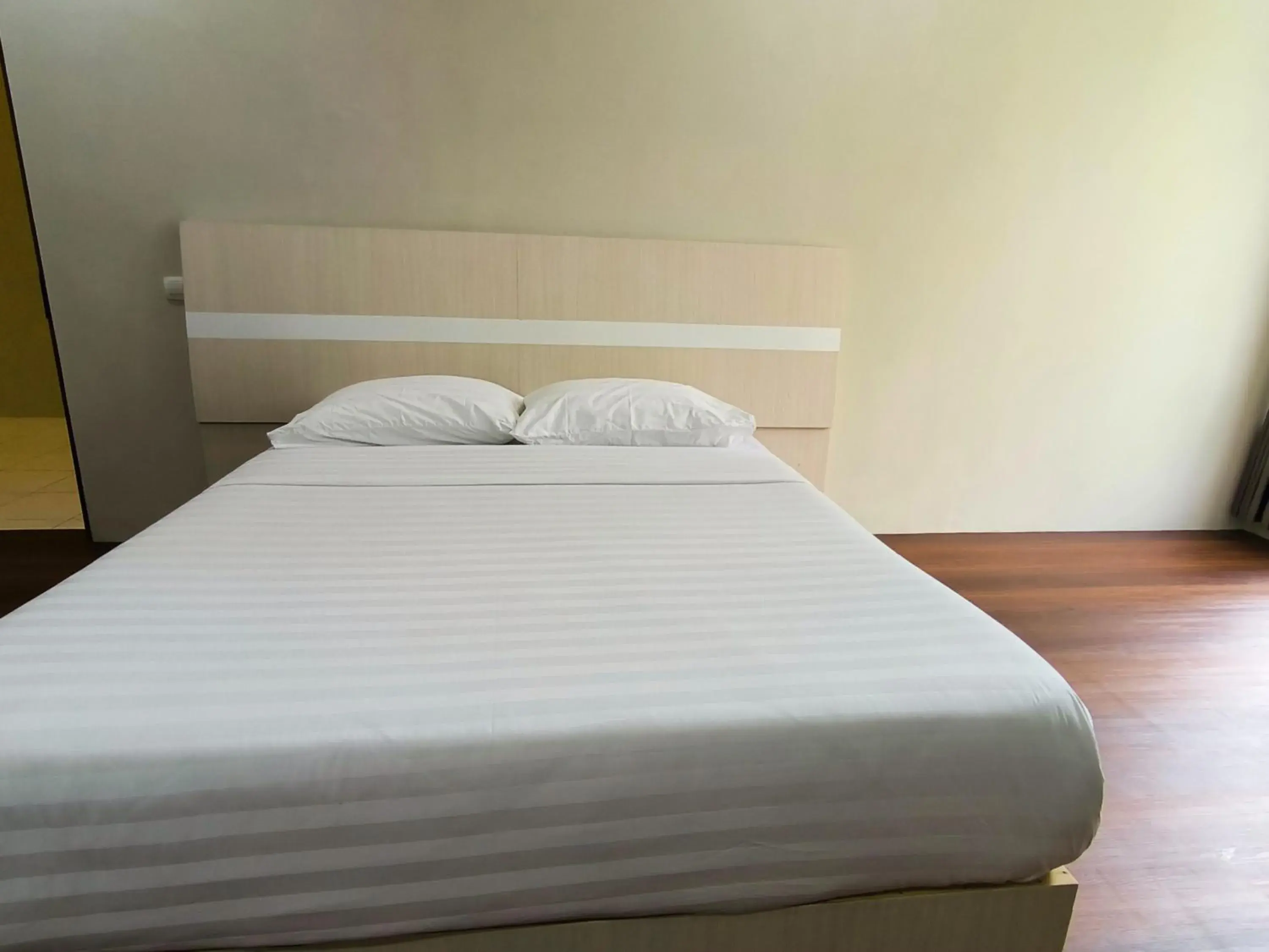 Deluxe Room in Royal Kencana Hotel powered by Cocotel Deluxe Room in Royal Kencana Hotel powered by Cocotel