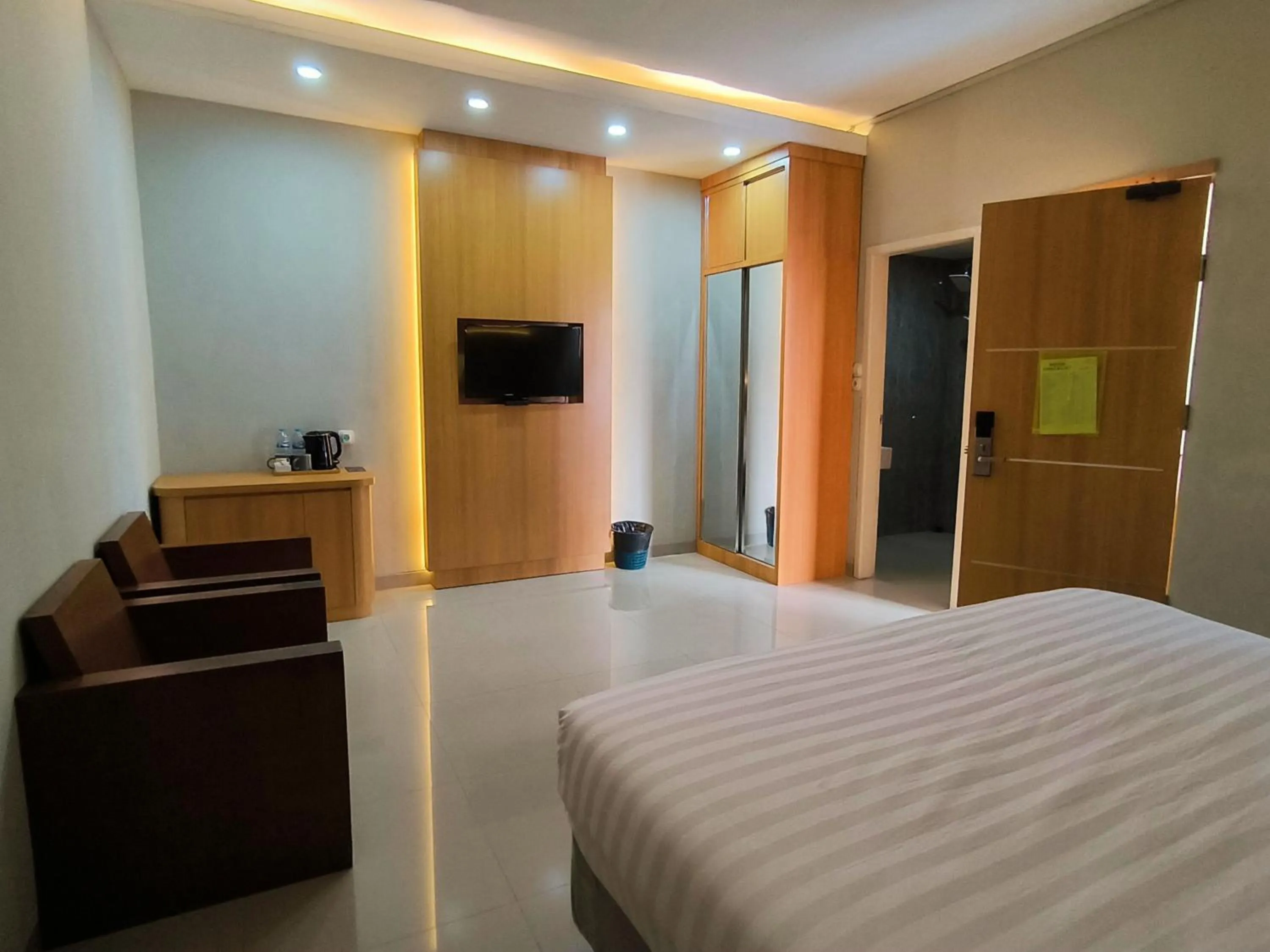 Bed in Royal Kencana Hotel powered by Cocotel