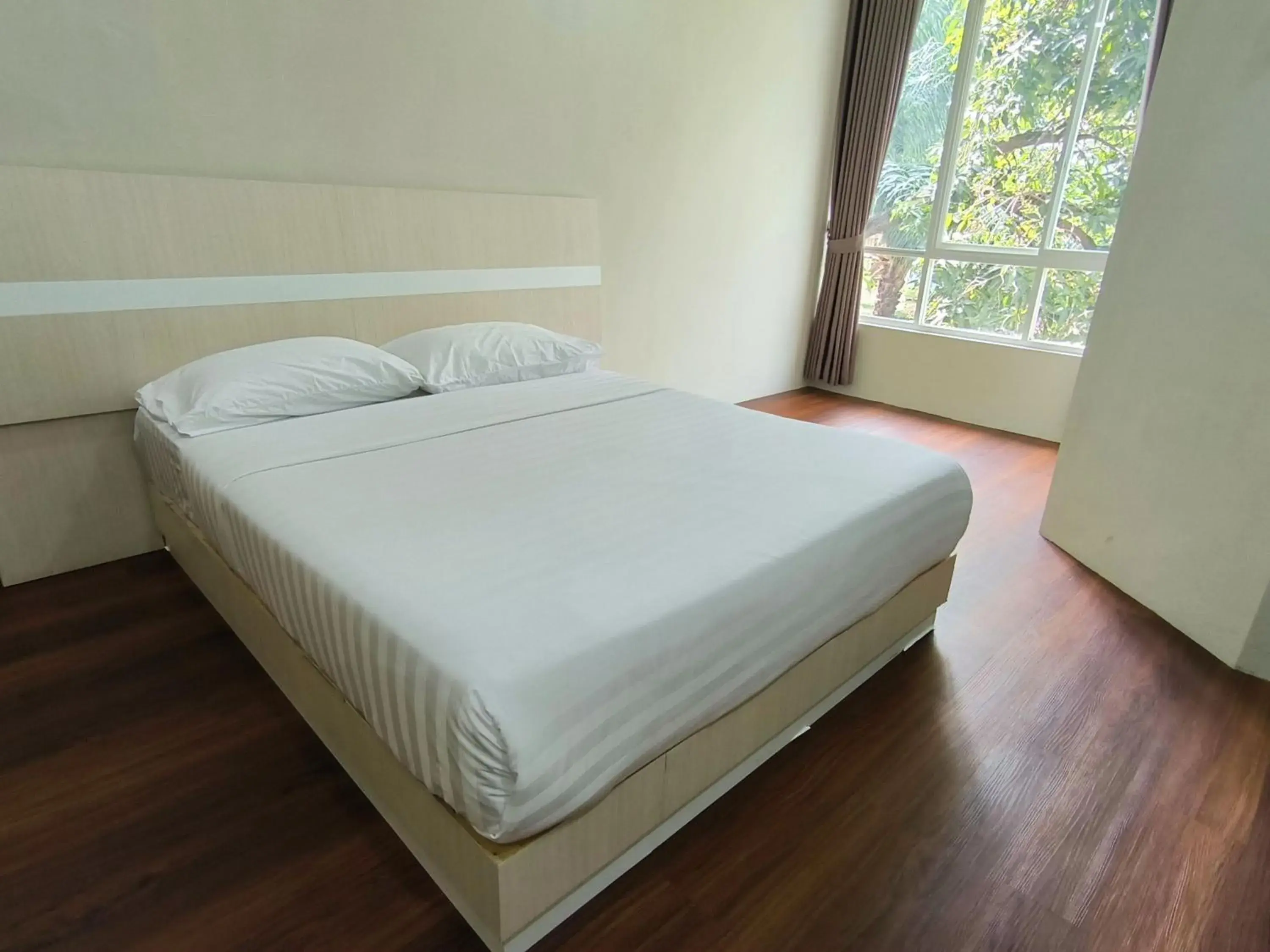 Bed in Royal Kencana Hotel powered by Cocotel Bed in Royal Kencana Hotel powered by Cocotel