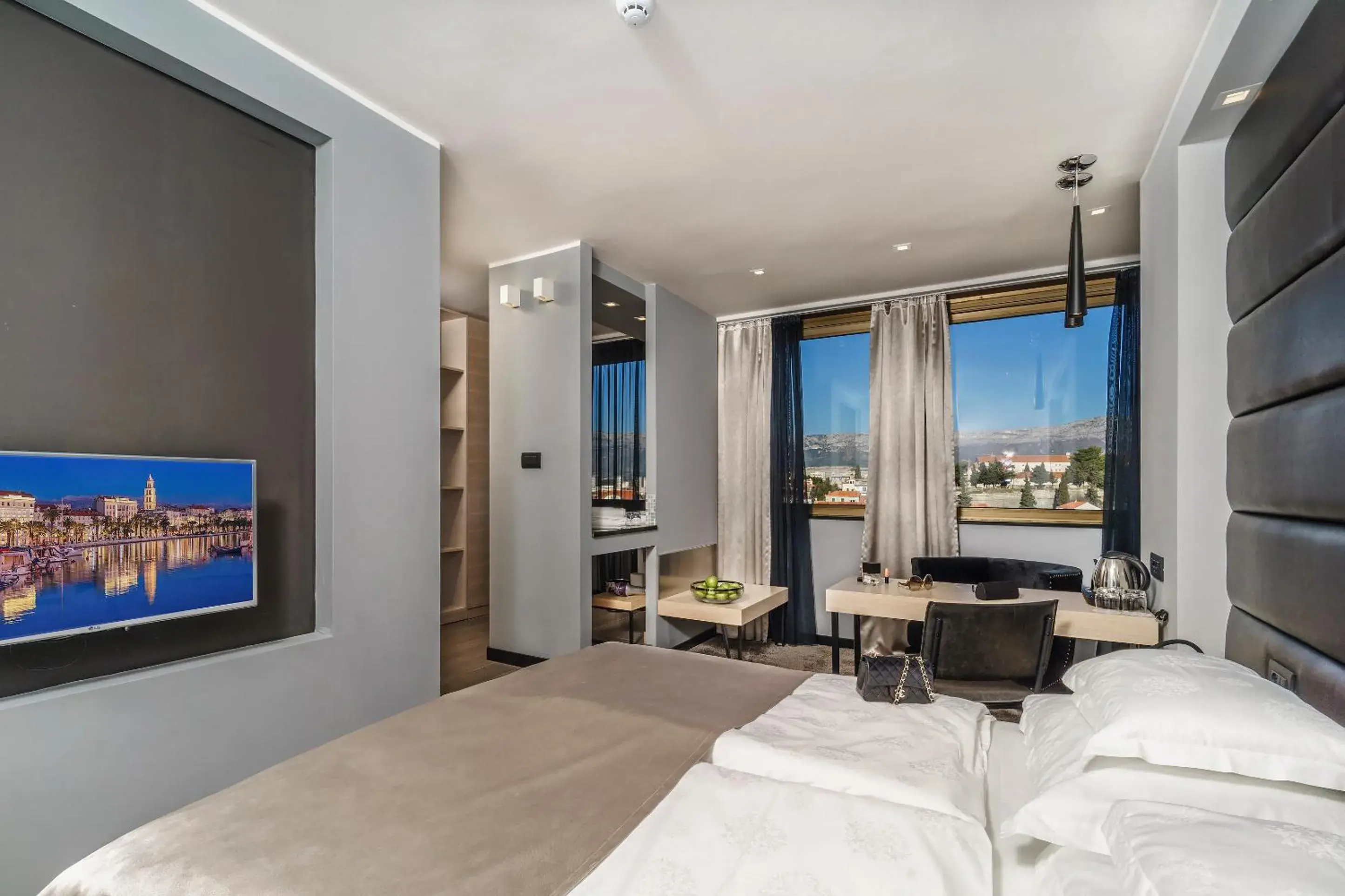 Suite with City View in The View Luxury Rooms Suite with City View in The View Luxury Rooms