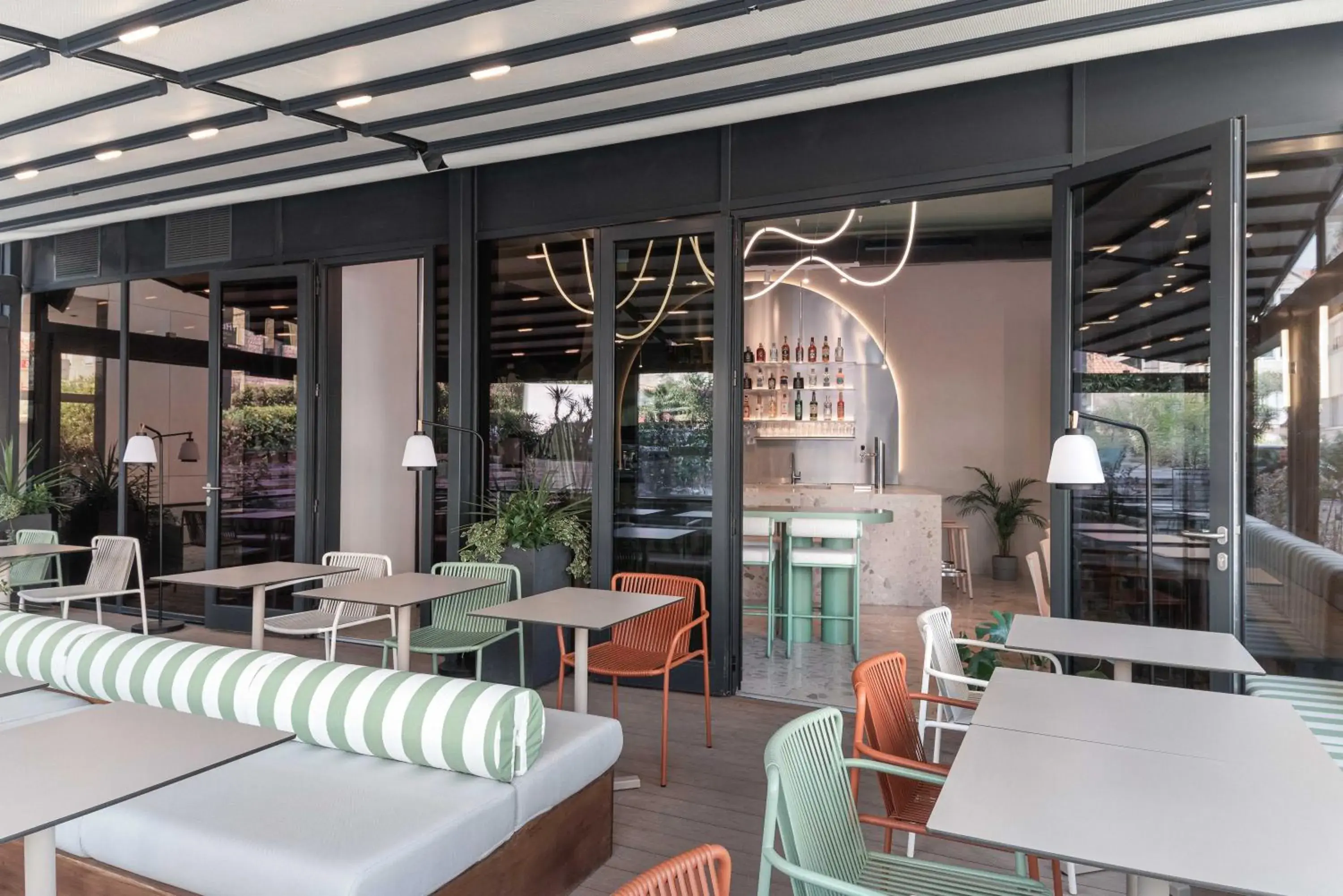 Restaurant/places to eat in The View Luxury Rooms Restaurant/places to eat in The View Luxury Rooms