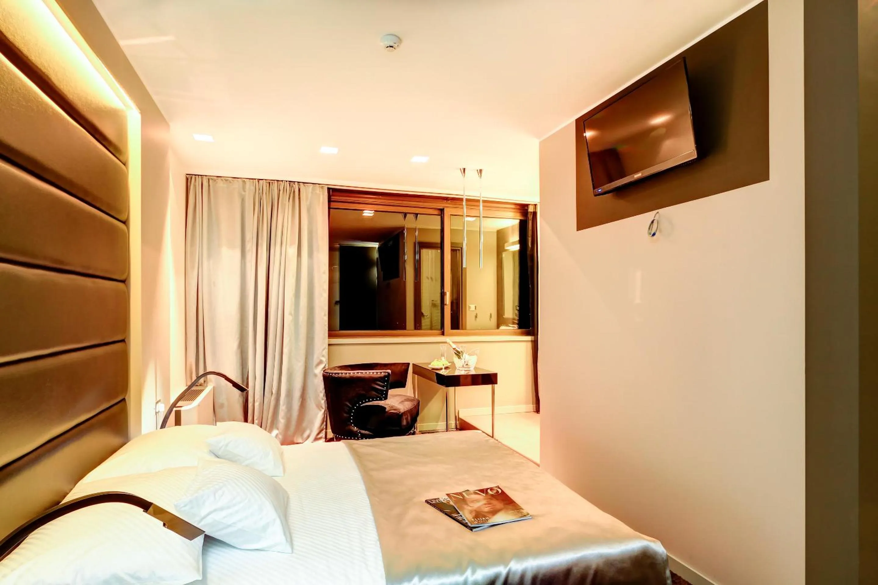 Bedroom, Bed in The View Luxury Rooms