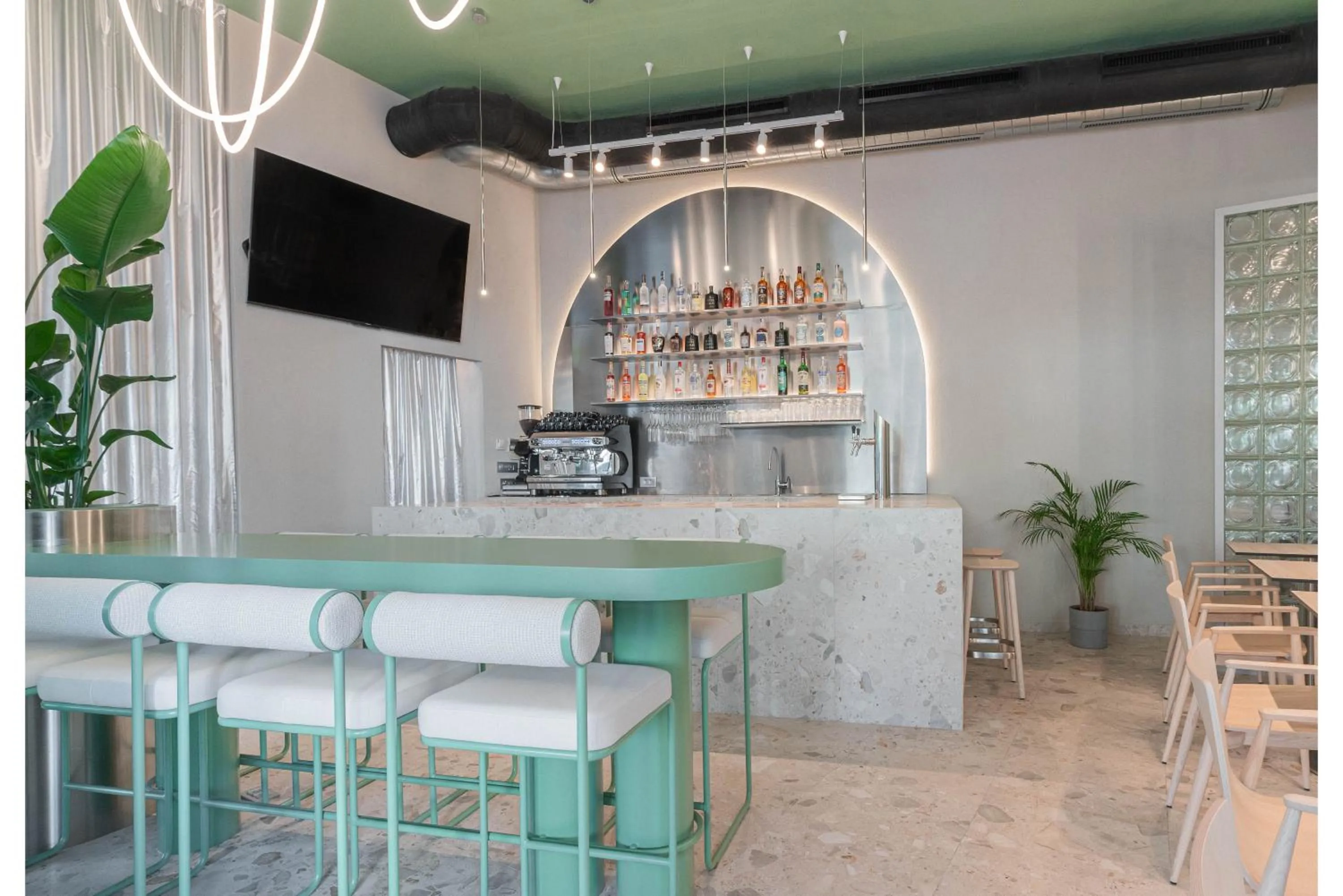 Restaurant/places to eat in The View Luxury Rooms