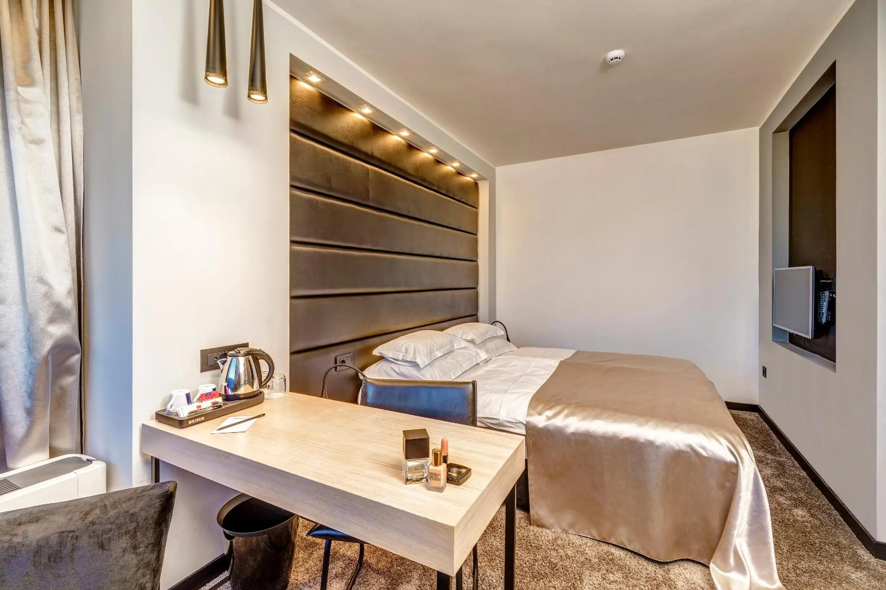 Bed in The View Luxury Rooms