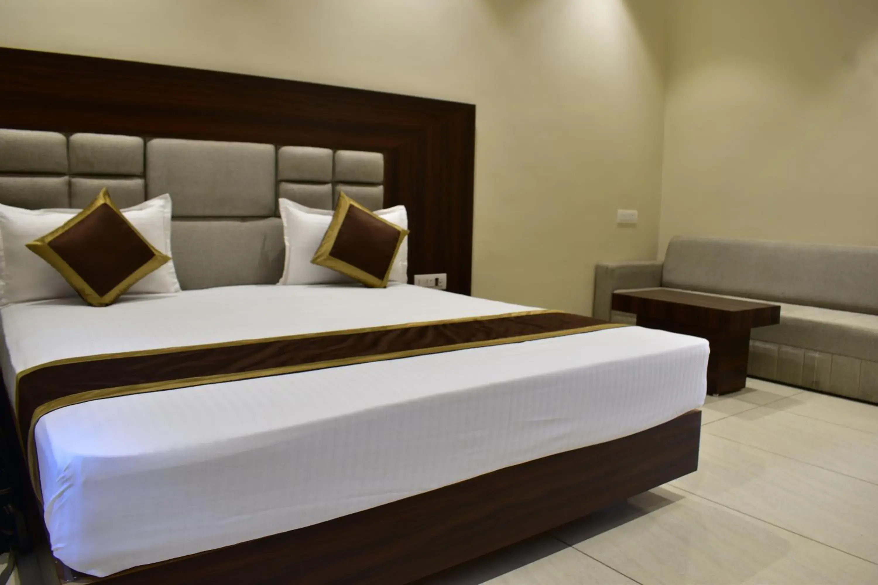 Bed in Hotel Kusum Palace Bed in Hotel Kusum Palace