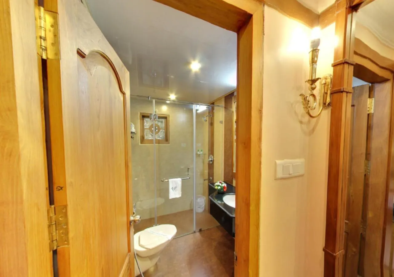 Bathroom in KTDC Tea county