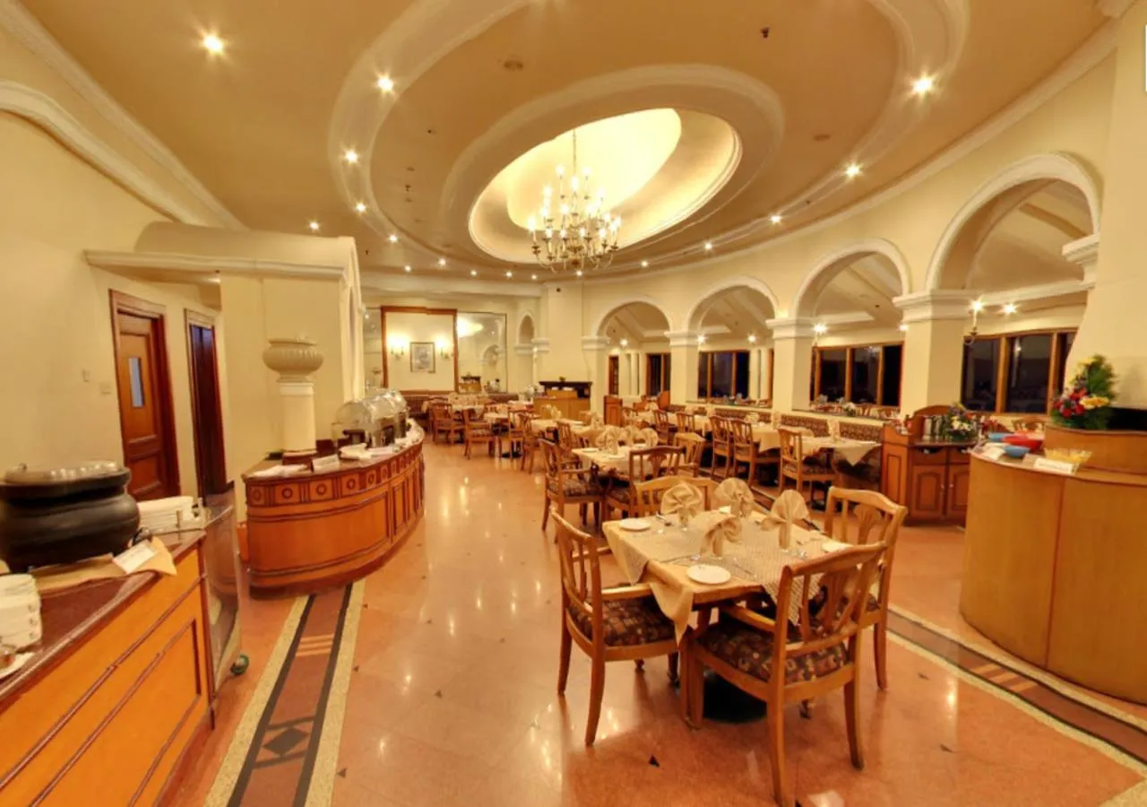 Restaurant/places to eat in KTDC Tea county