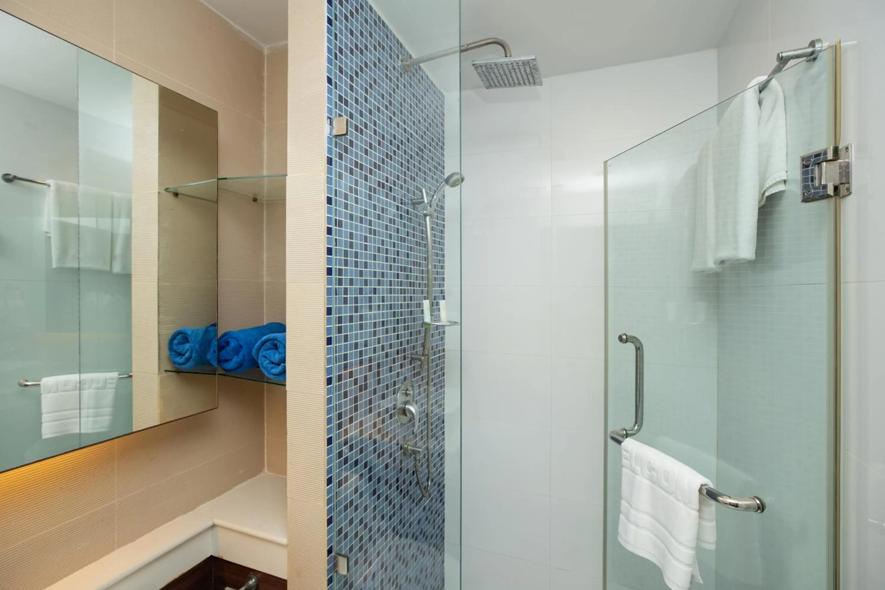 Shower in iCheck inn Residences Patong