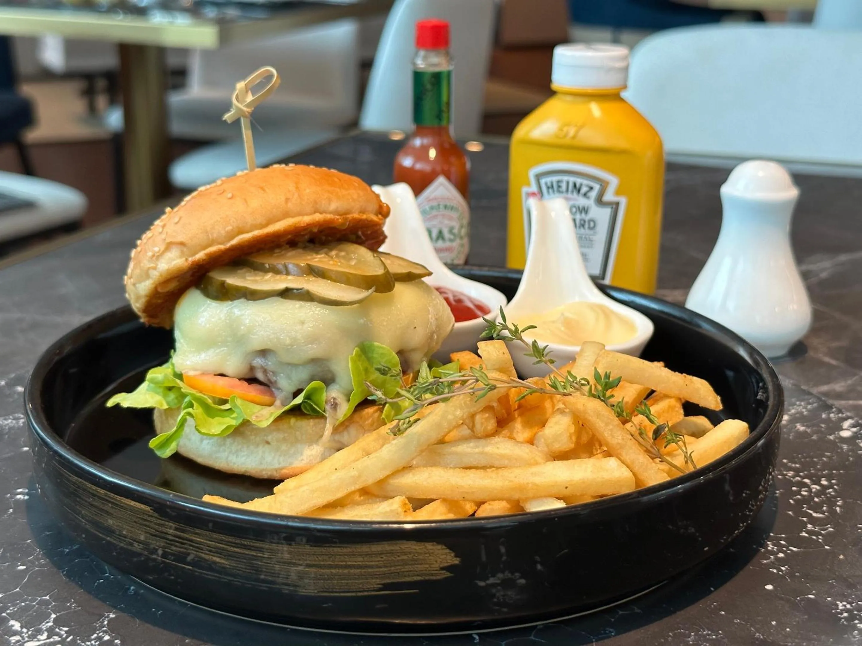 Food and drinks in iCheck inn Residences Patong