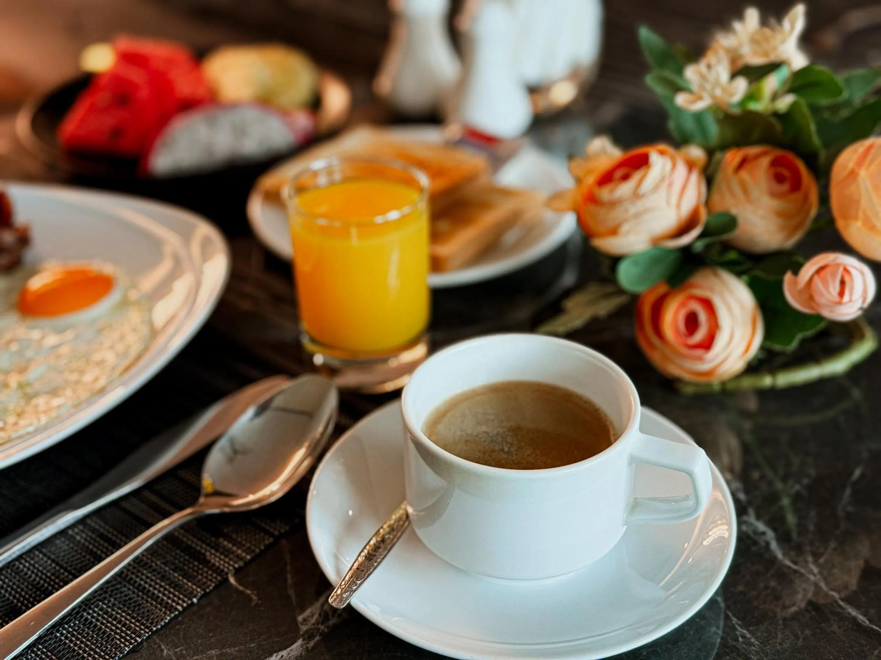 Food and drinks in iCheck inn Residences Patong