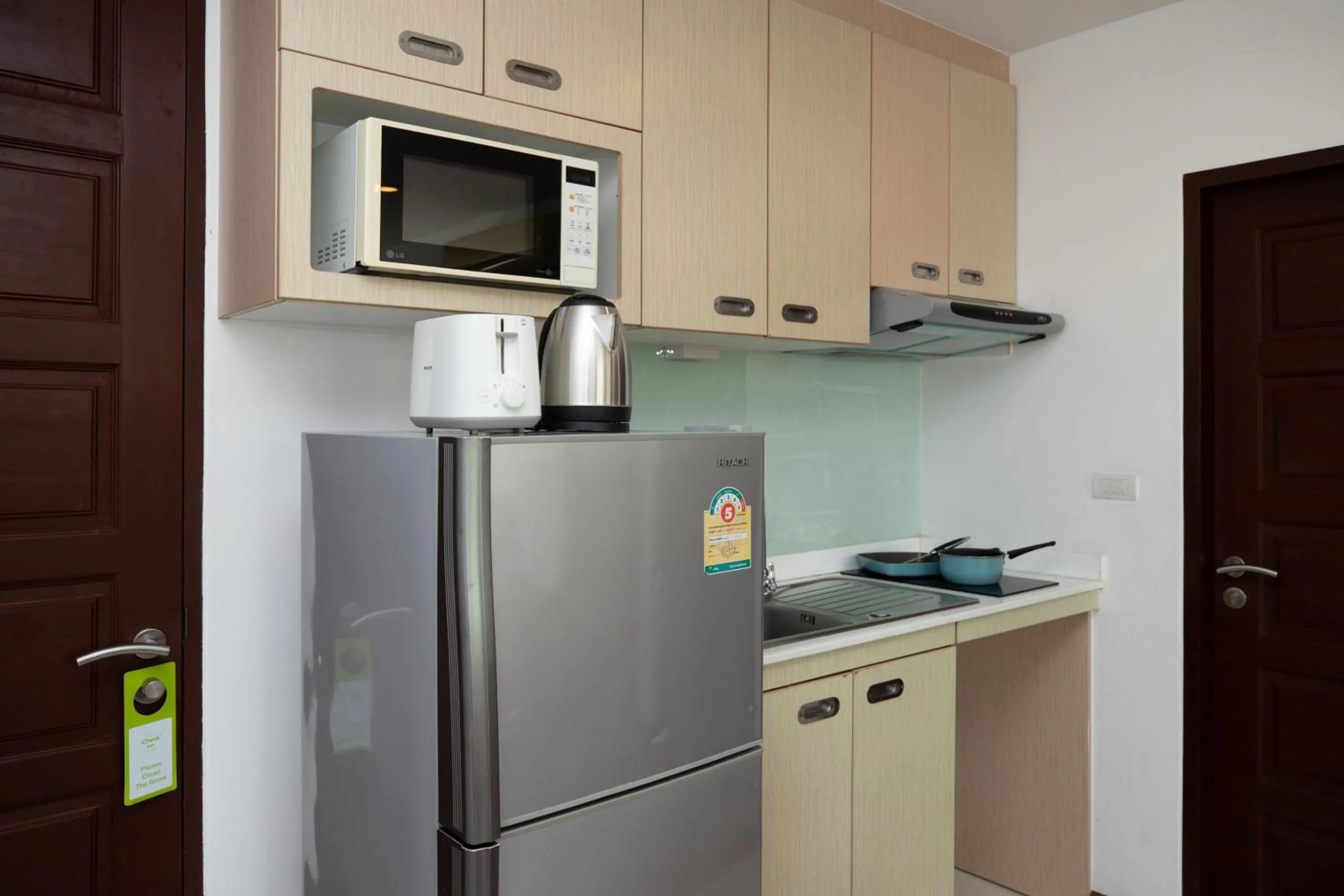 Coffee/tea facilities in iCheck inn Residences Patong