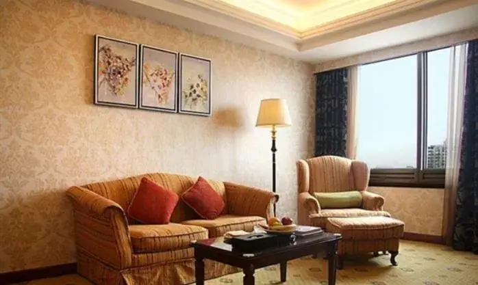 Living room in Ramada Plaza Tianlu Hotel Living room in Ramada Plaza Tianlu Hotel