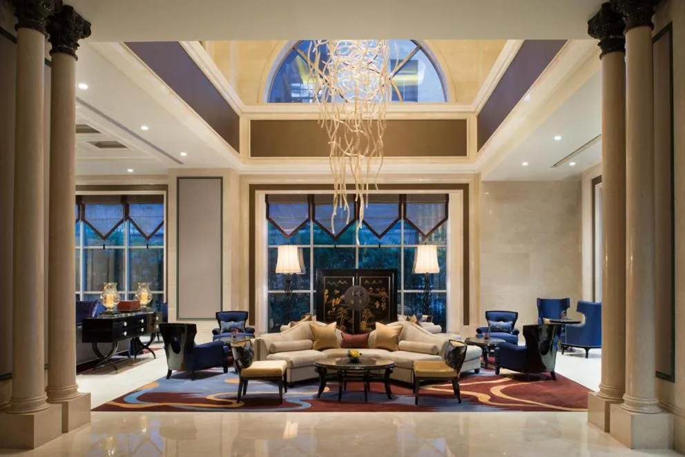 Lobby or reception in Ramada Plaza Tianlu Hotel