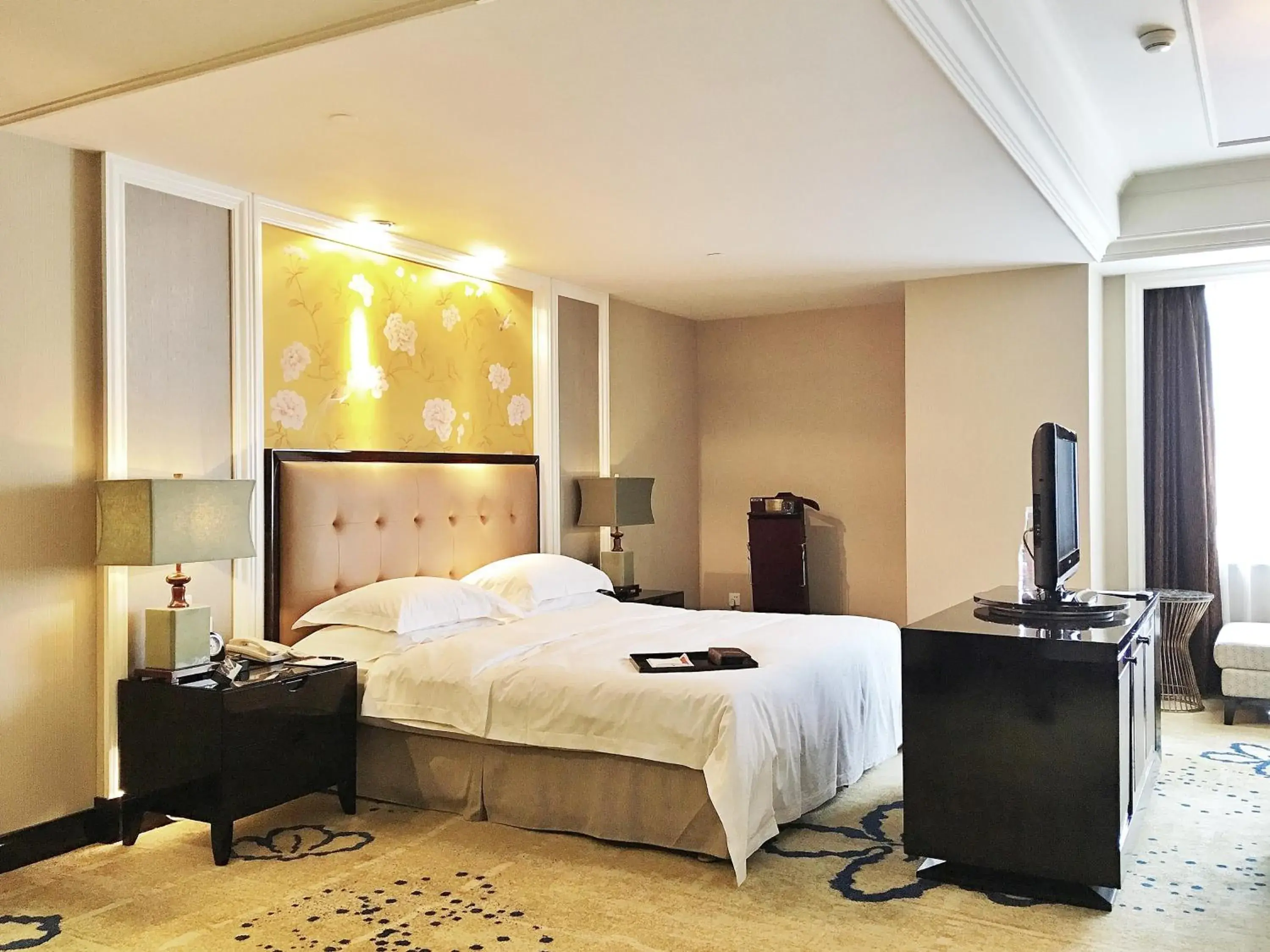 Bed in Ramada Plaza Tianlu Hotel Bed in Ramada Plaza Tianlu Hotel