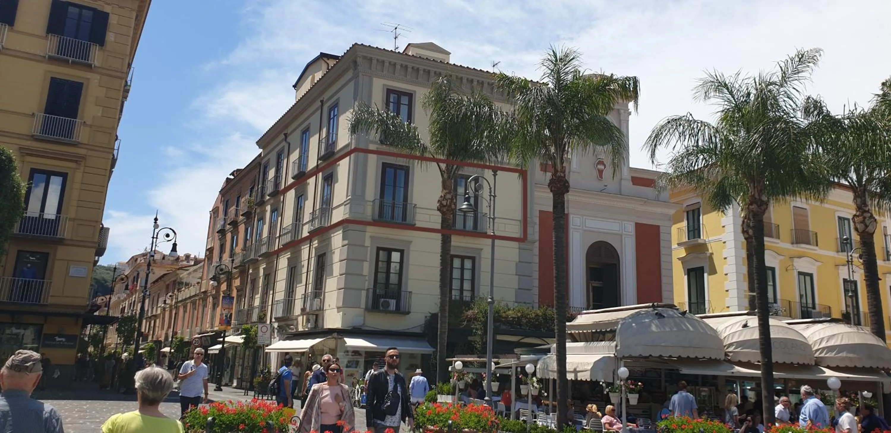 Property building in Maison D'Art