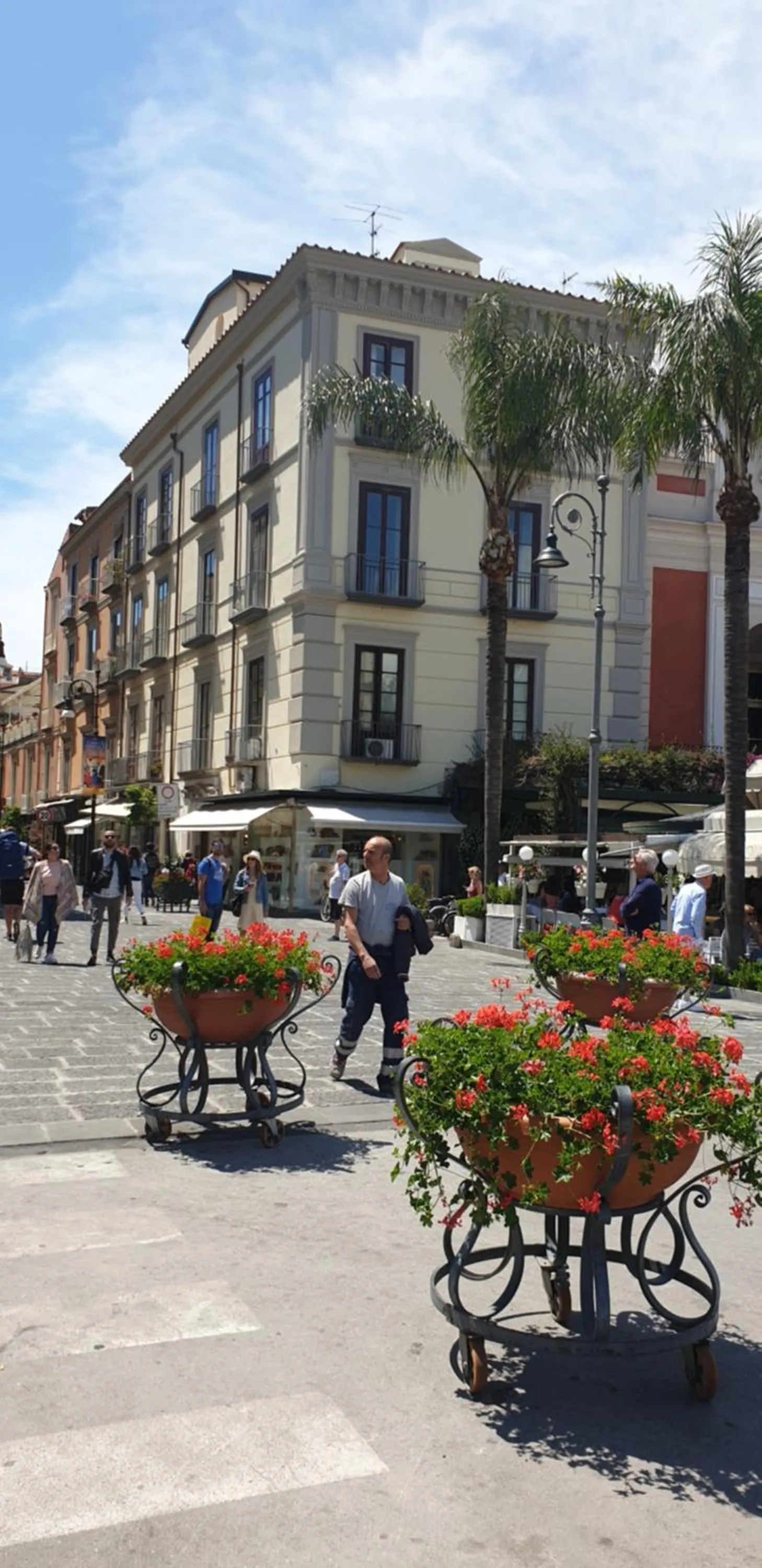 Property building in Maison D'Art