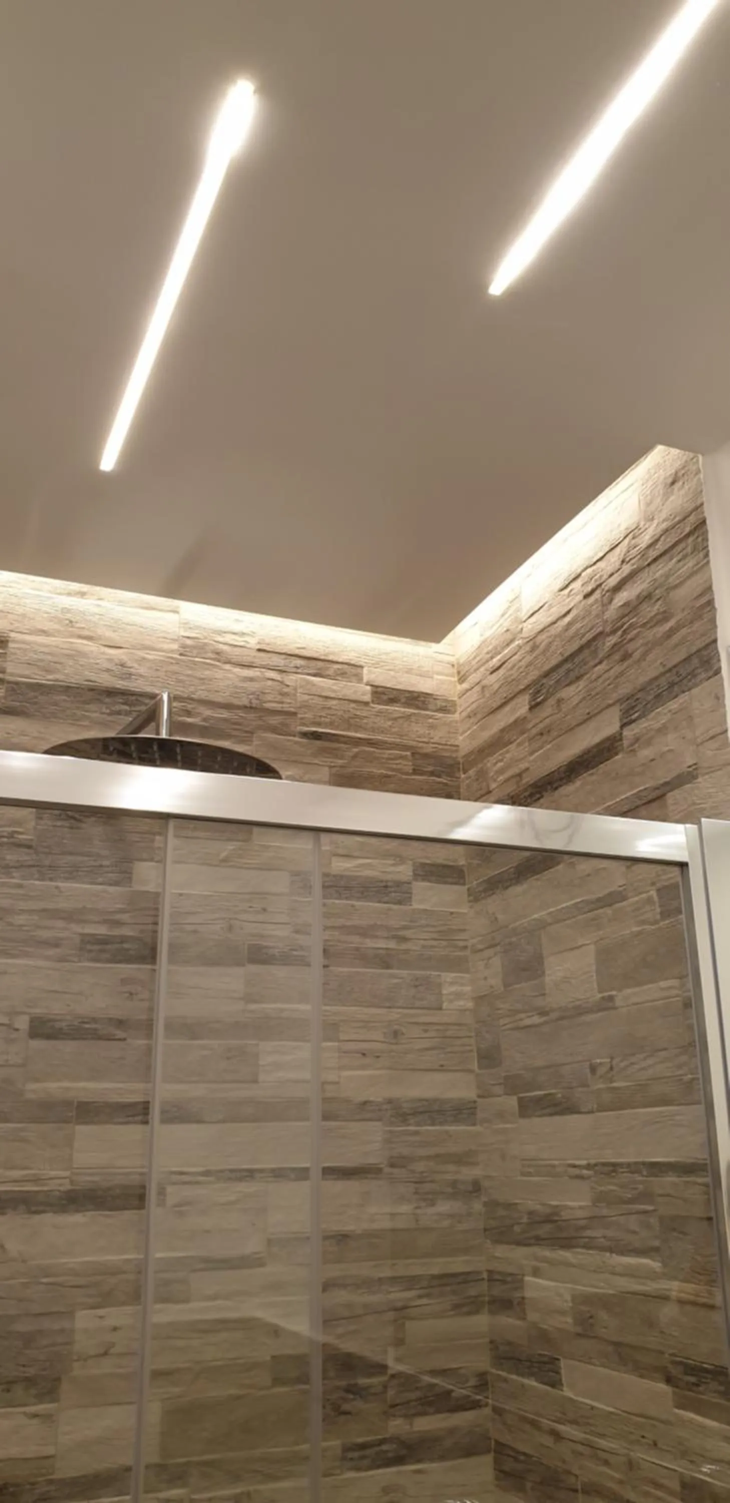 Shower in Maison D'Art