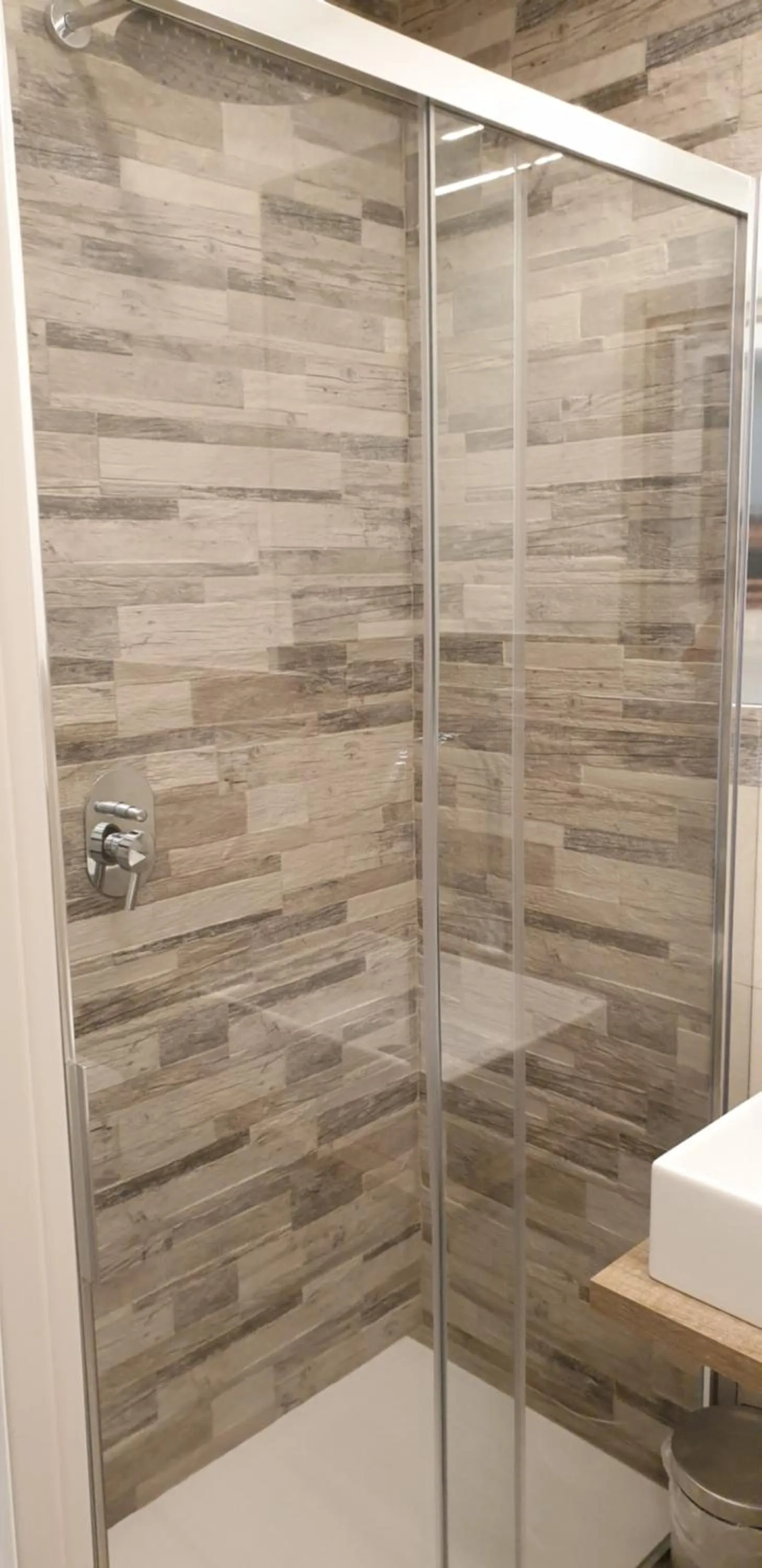 Shower in Maison D'Art