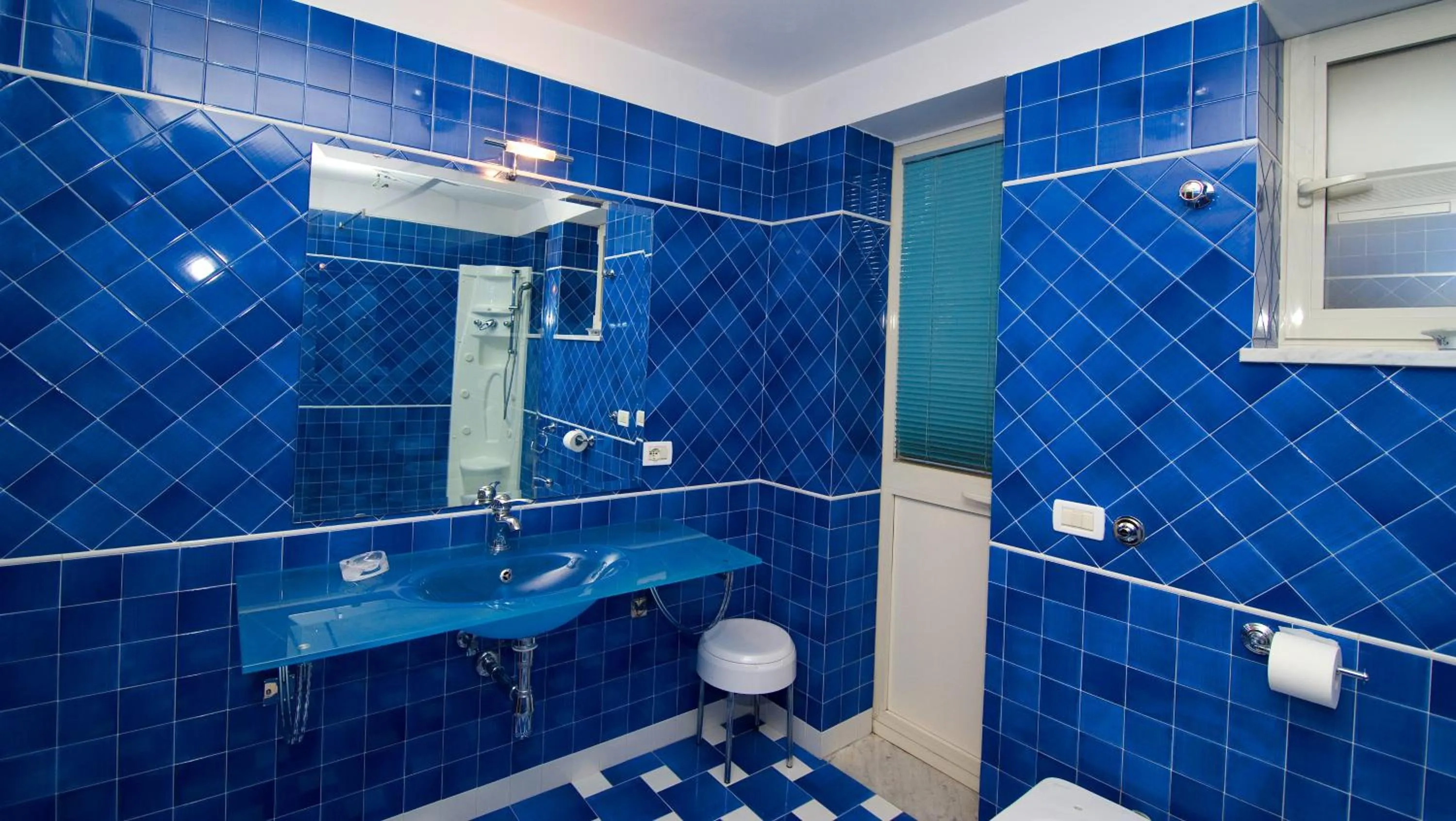 Toilet in Maison D'Art