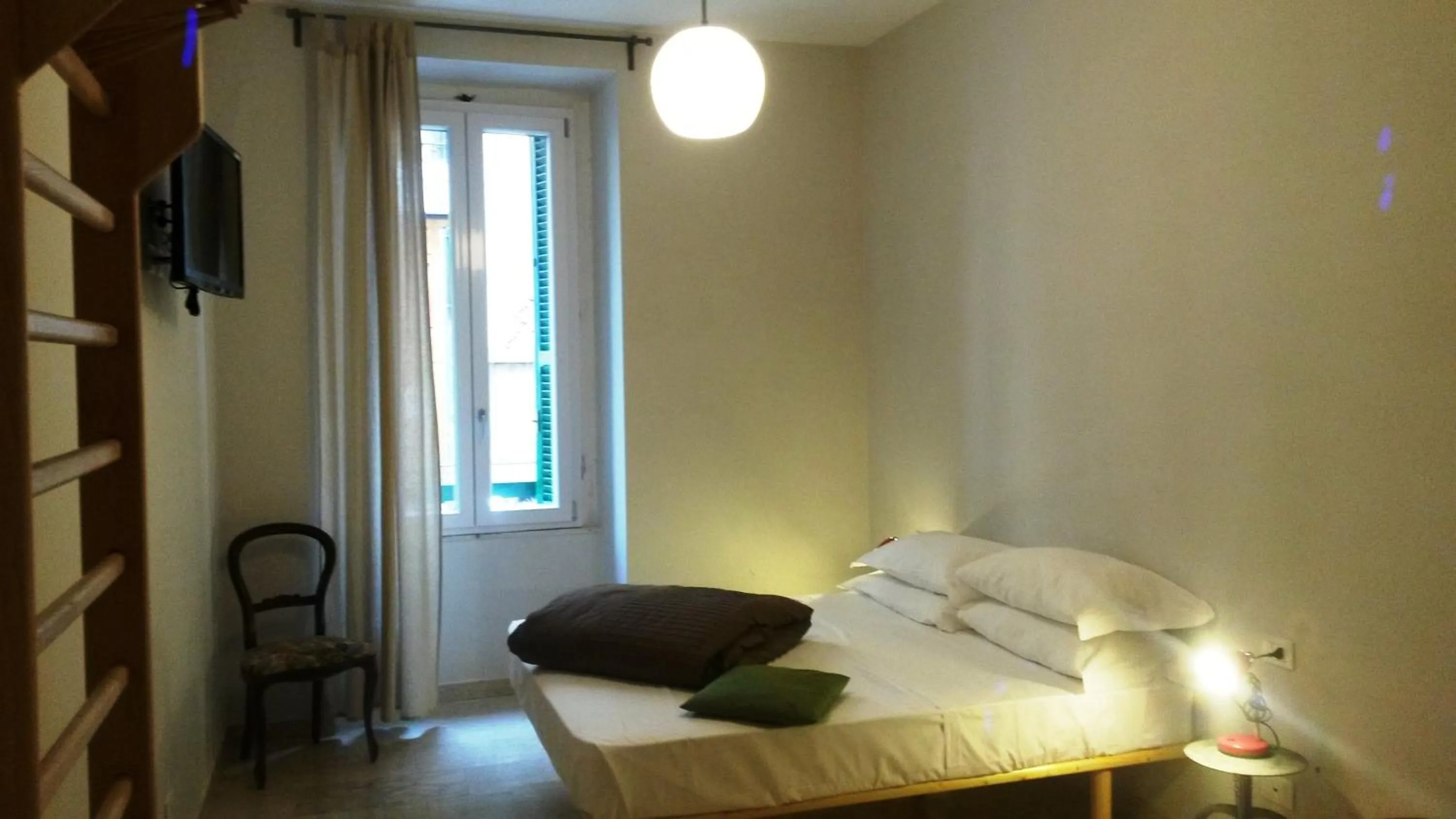 Photo of the whole room, Bed in Roma Art Rooms