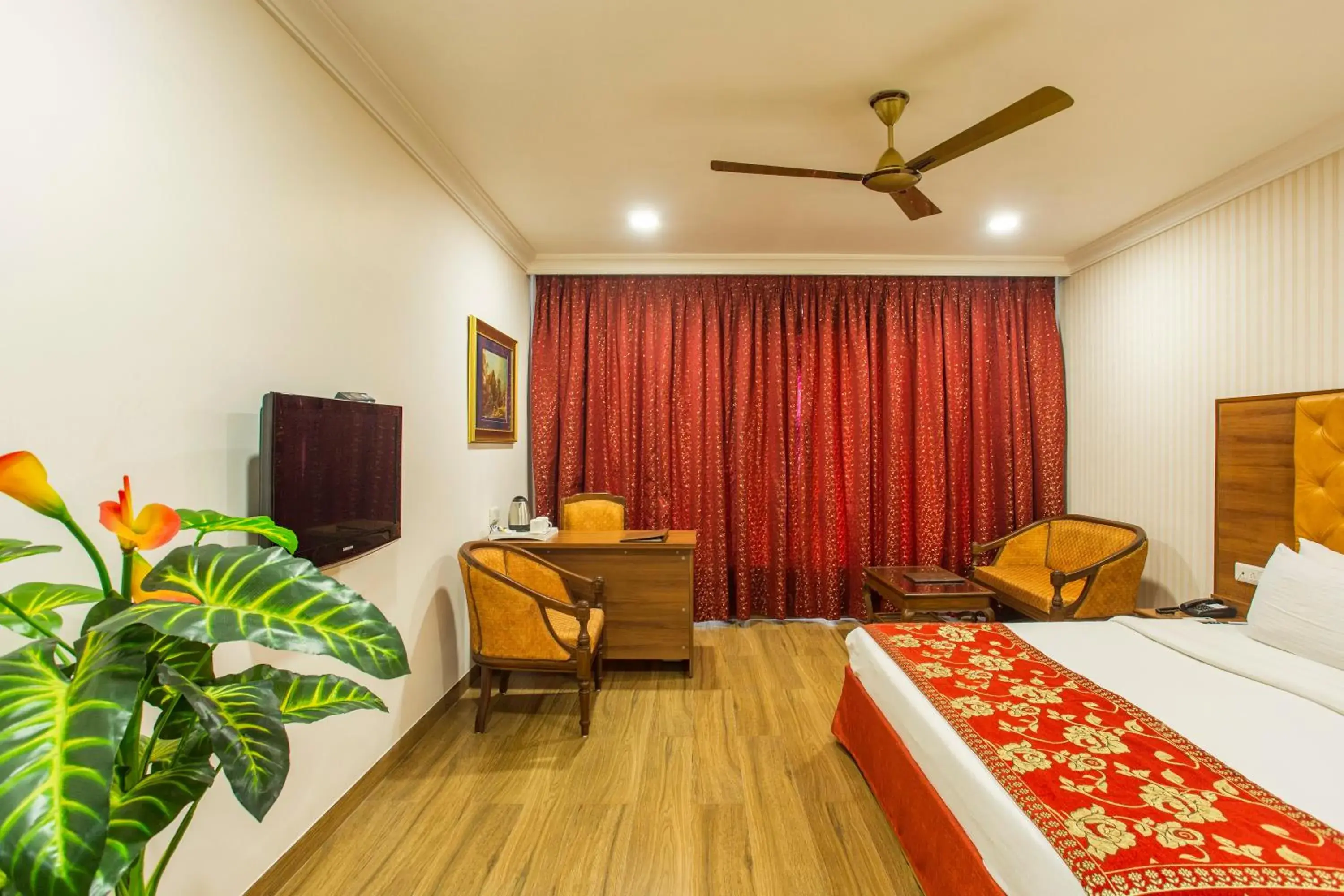 Photo of the whole room, Bed in The Grand Regency Photo of the whole room, Bed in The Grand Regency