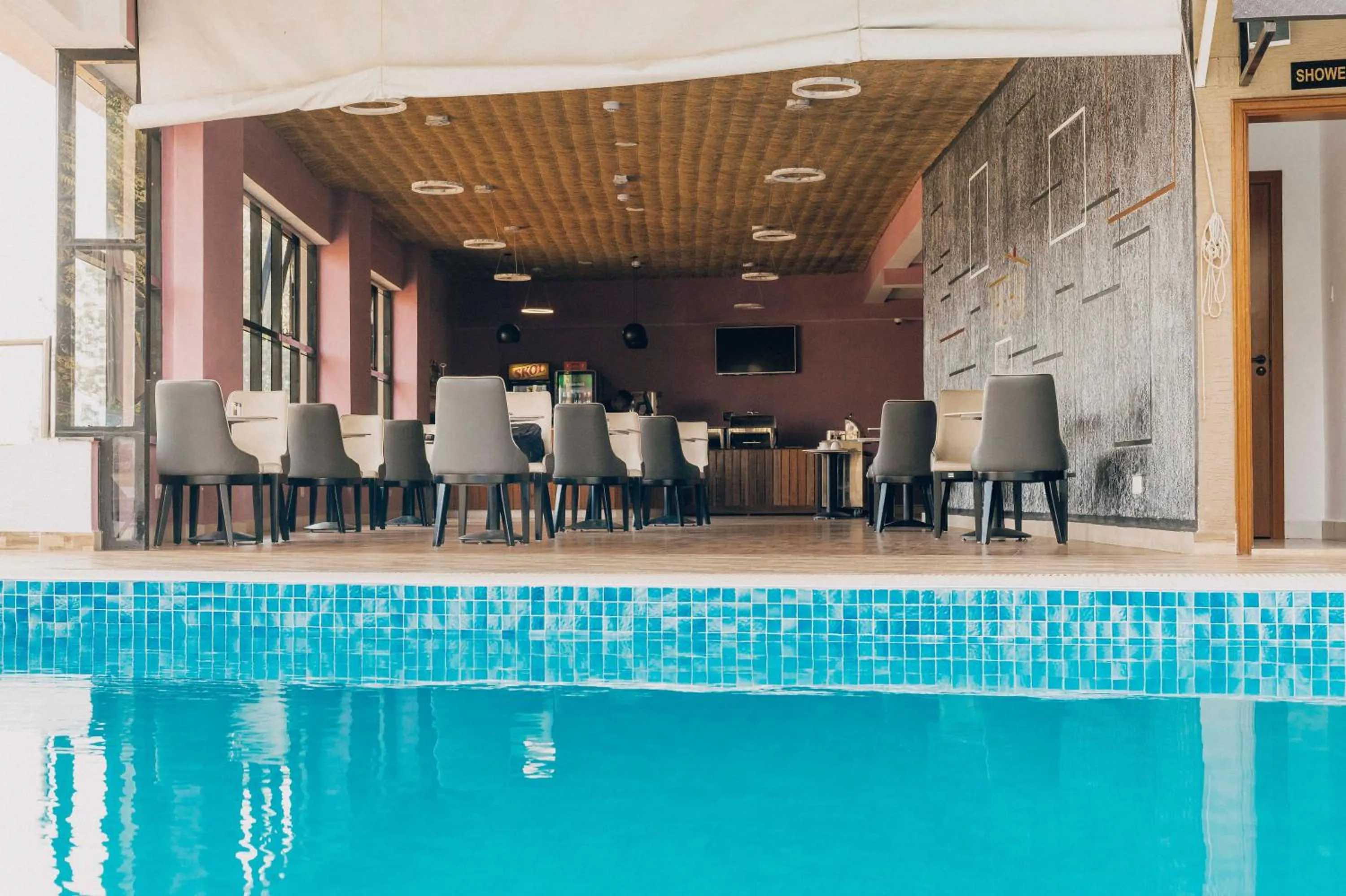 The Hut Restaurant & Boutique Hotel