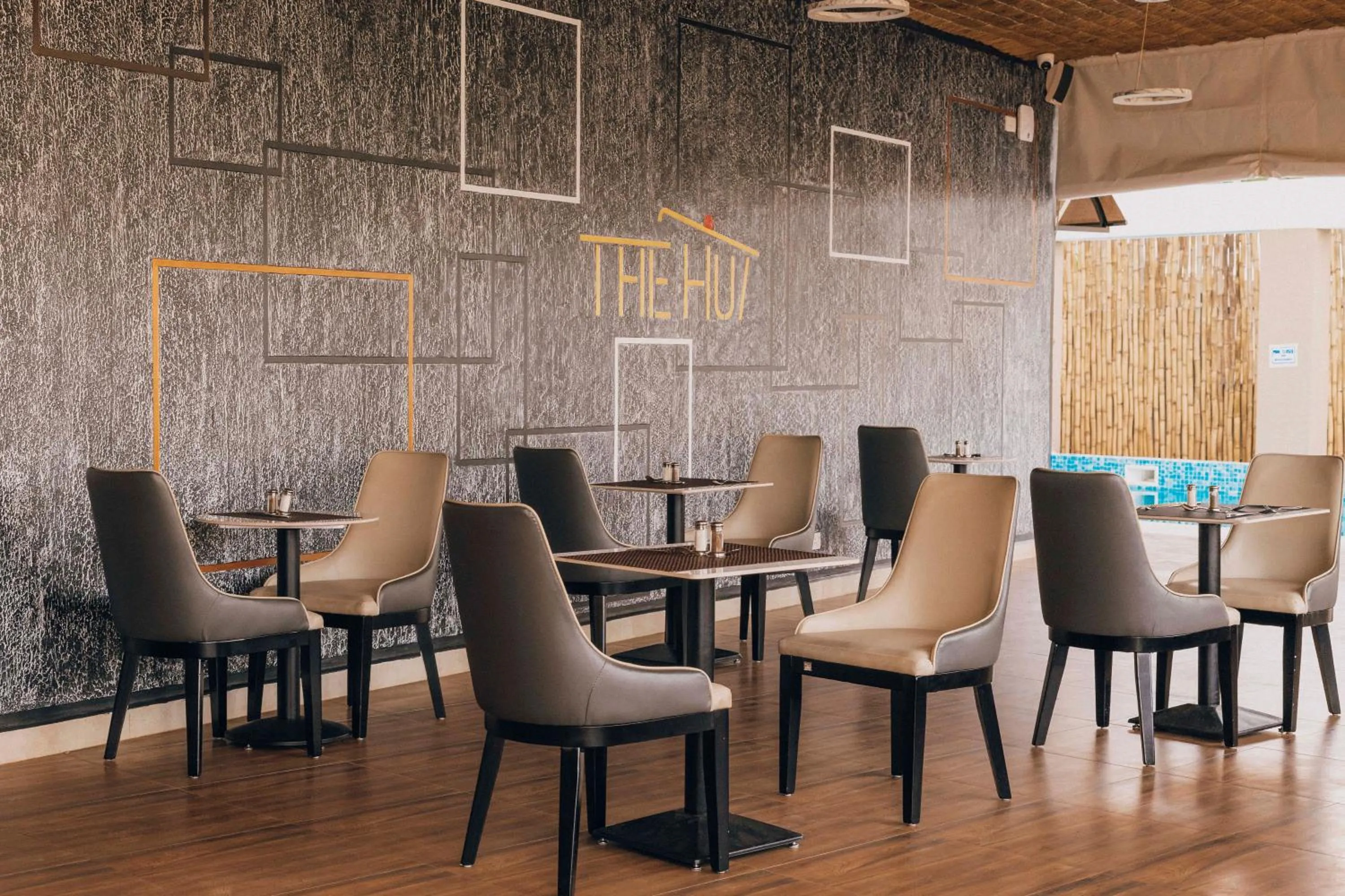 The Hut Restaurant & Boutique Hotel