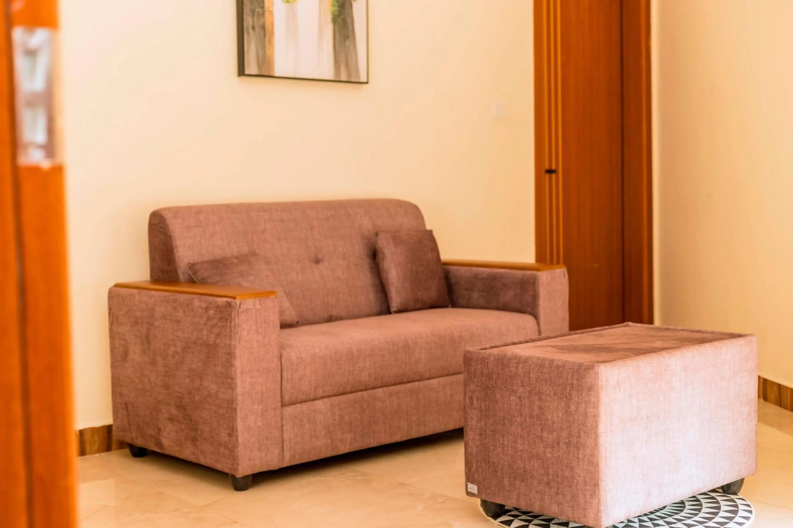 The Hut Restaurant & Boutique Hotel