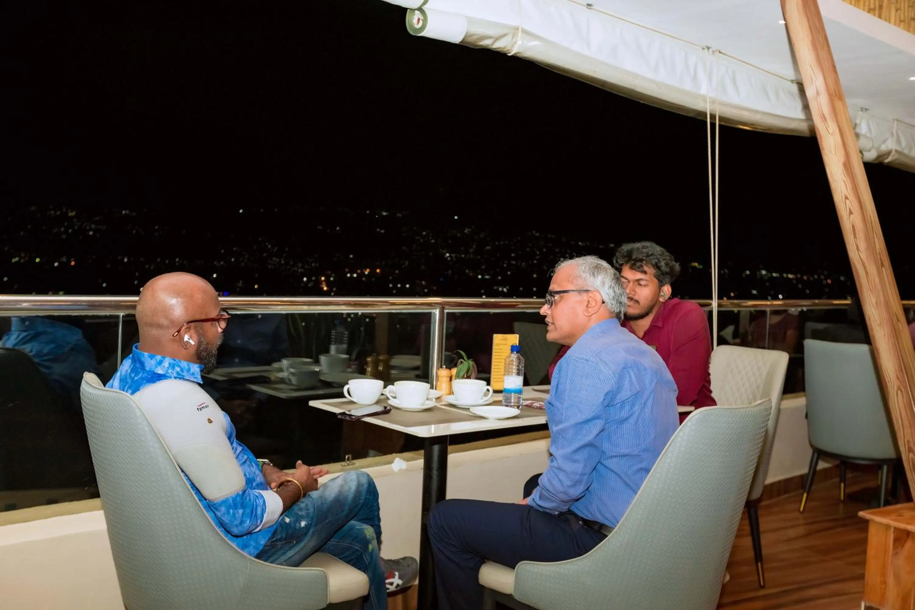 The Hut Restaurant & Boutique Hotel