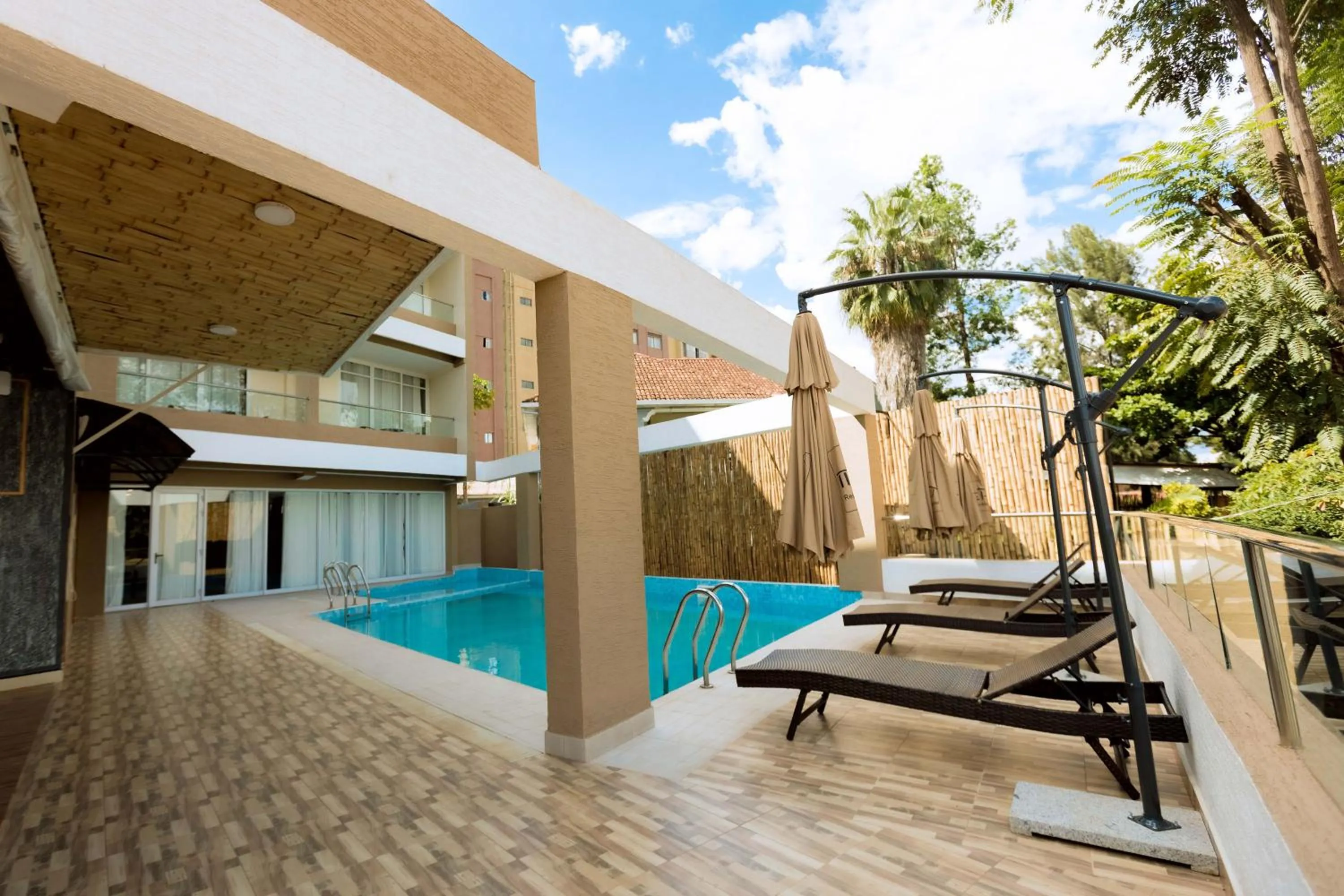 The Hut Restaurant & Boutique Hotel