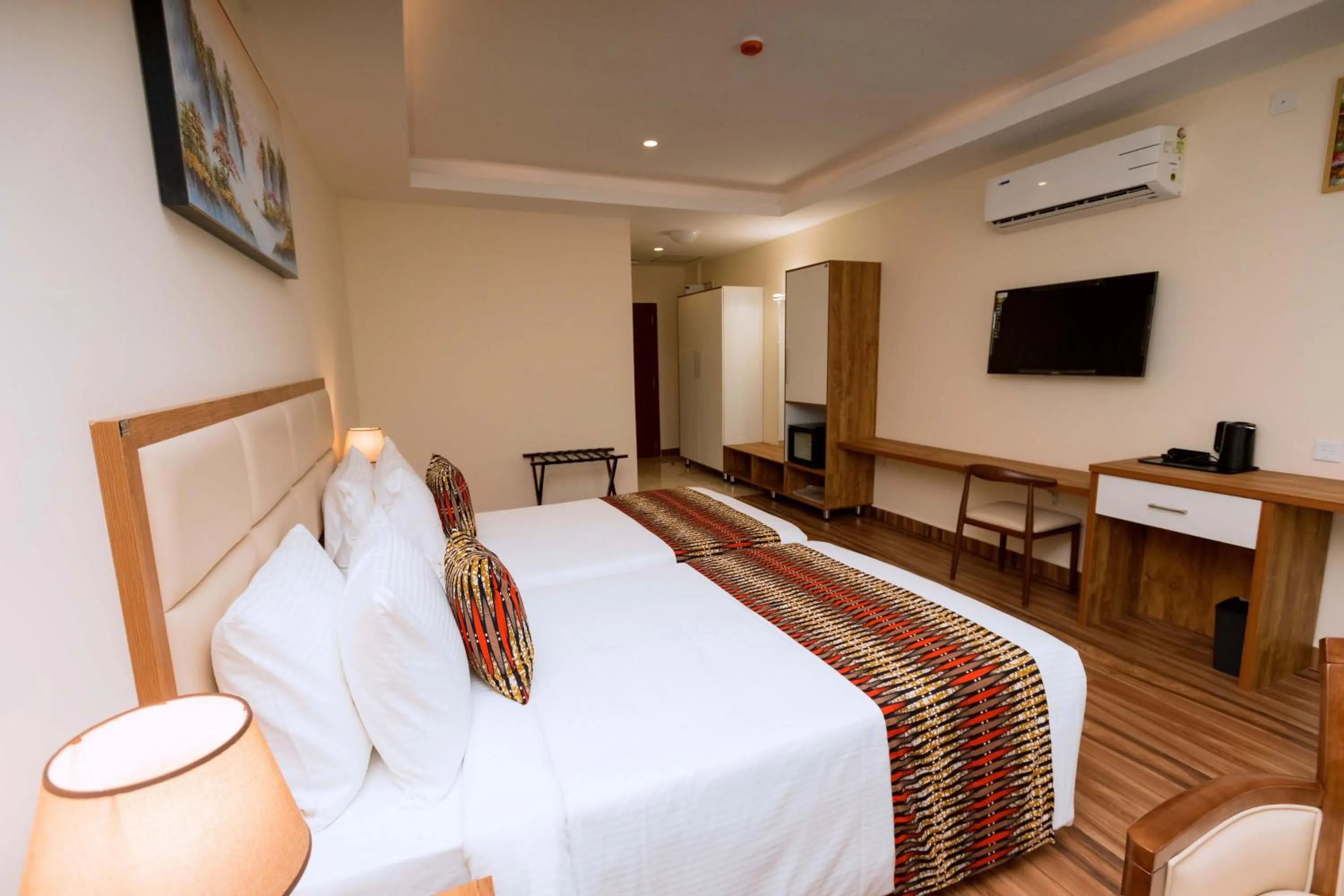 Photo of the whole room, Bed in The Hut Restaurant & Boutique Hotel